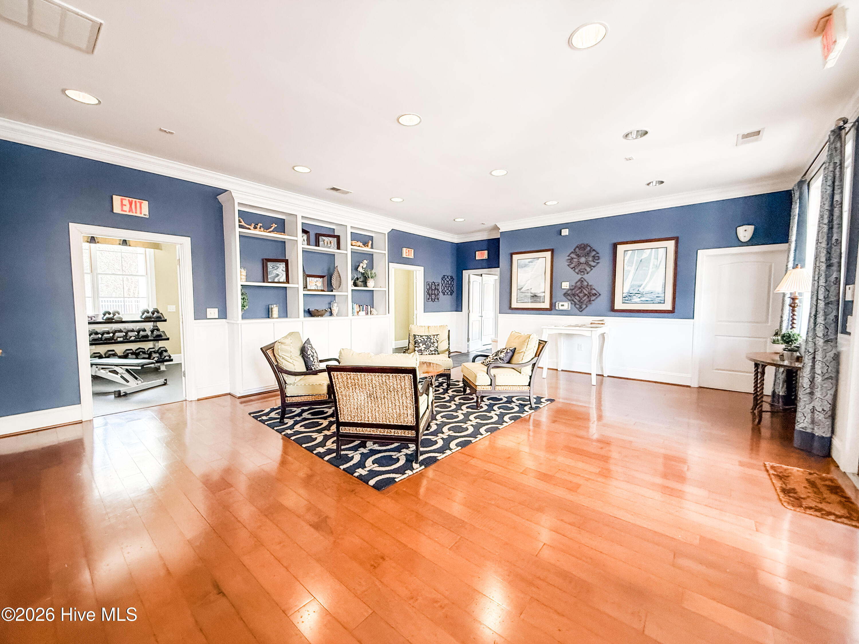 100554593 | Photo 37