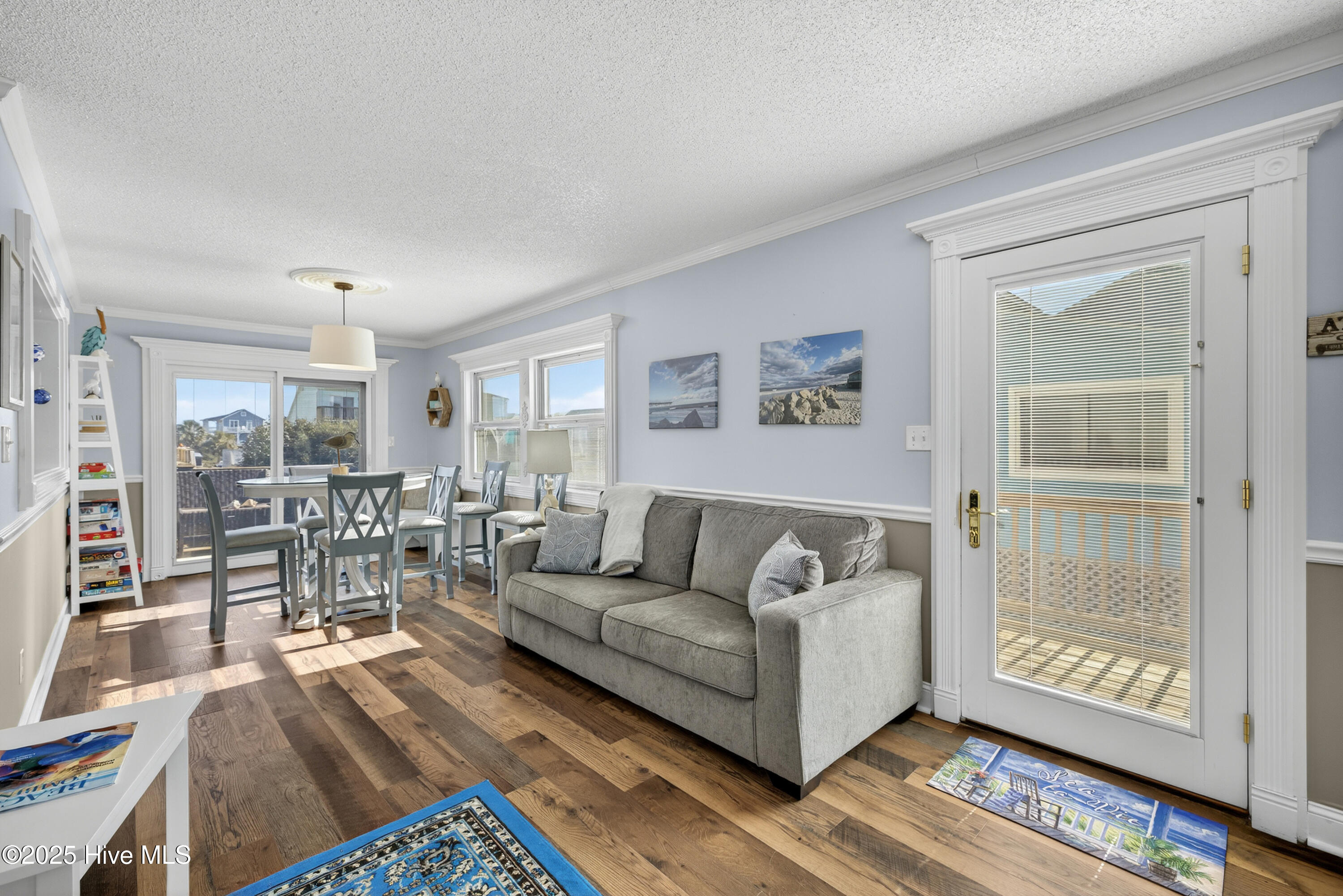 100542400 | Photo 28