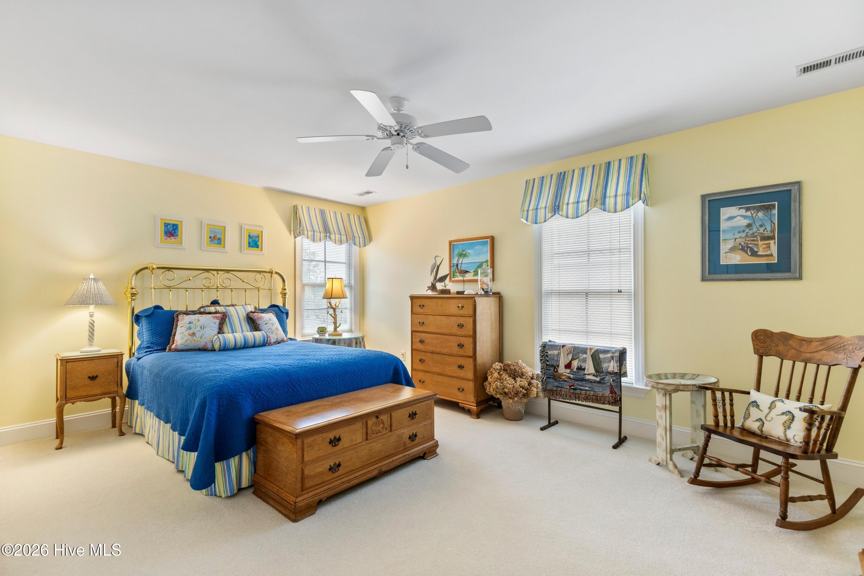 100562190 | Photo 39