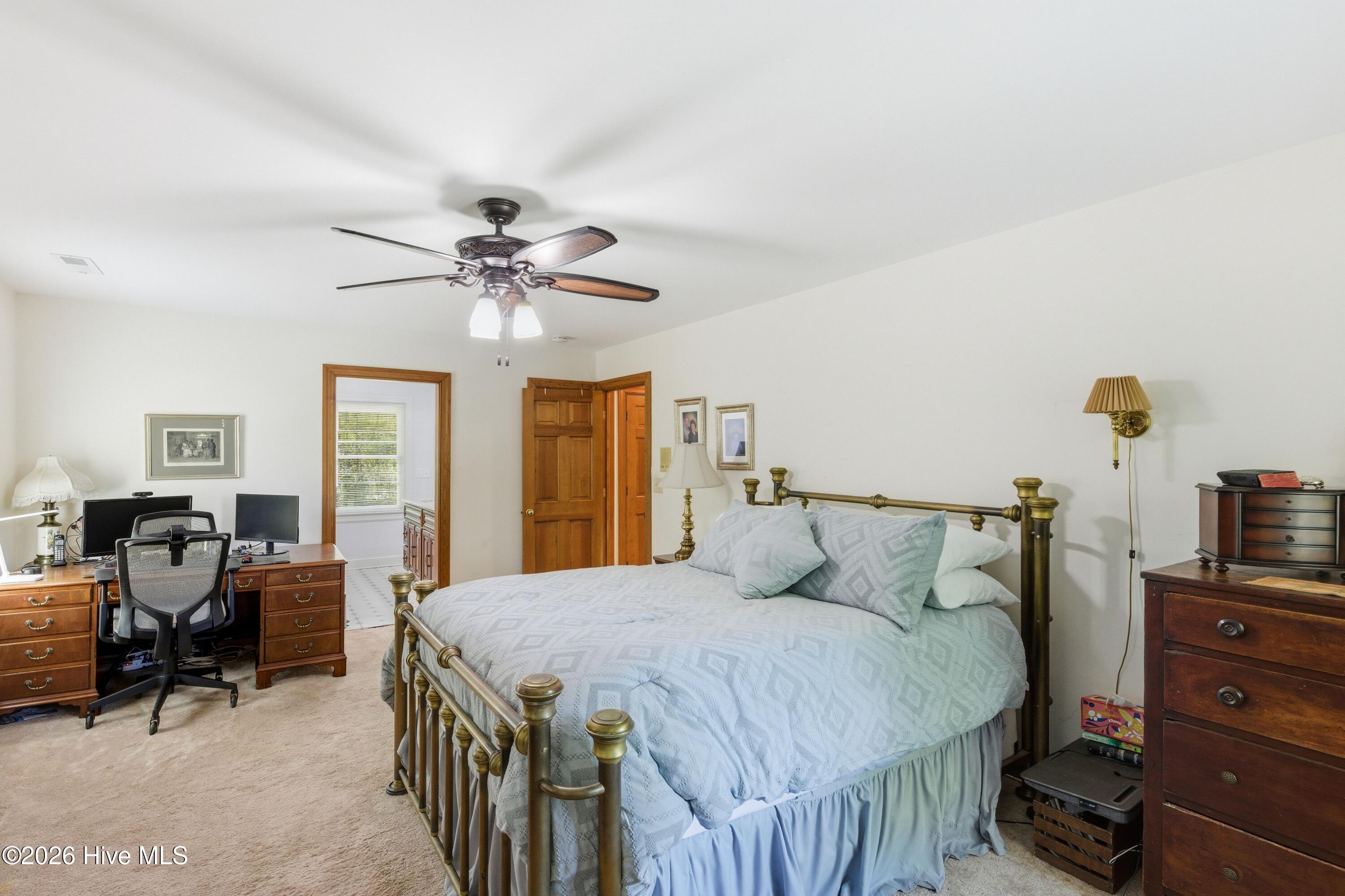 100566267 | Photo 25