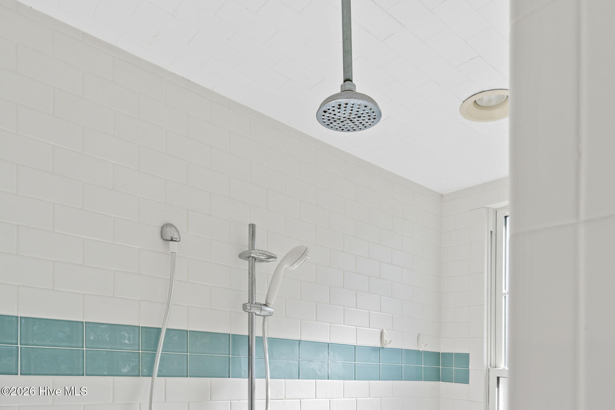 100550804 | Photo 25