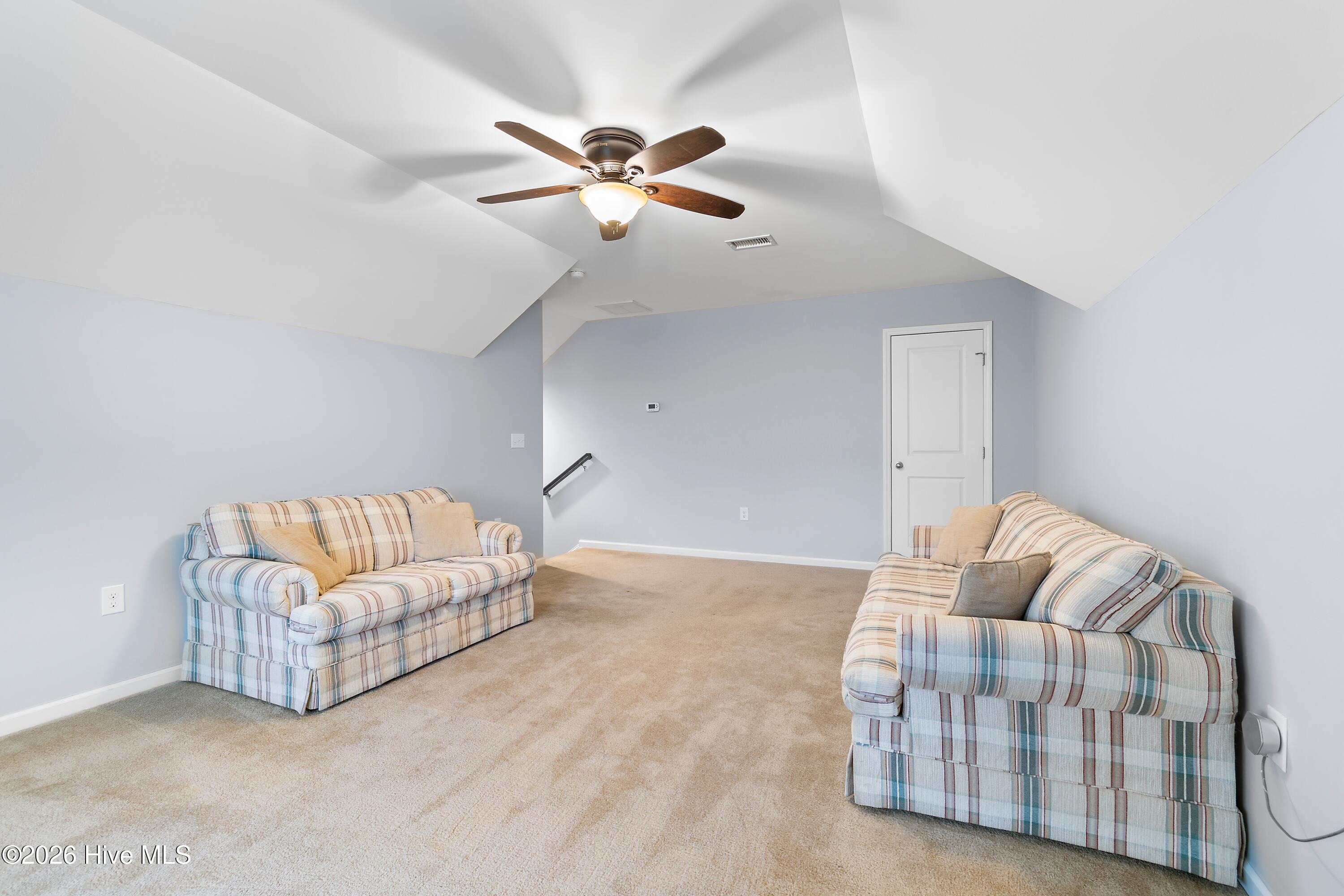 100553294 | Photo 32