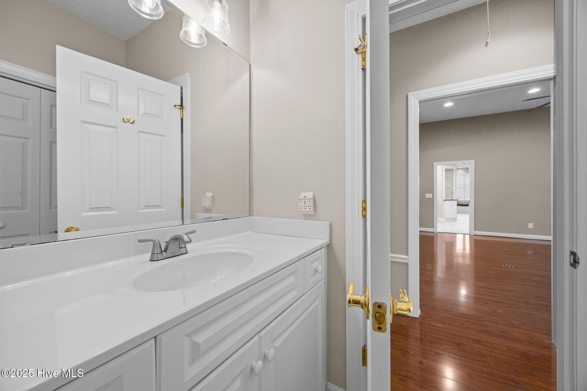 100543036 | Photo 10