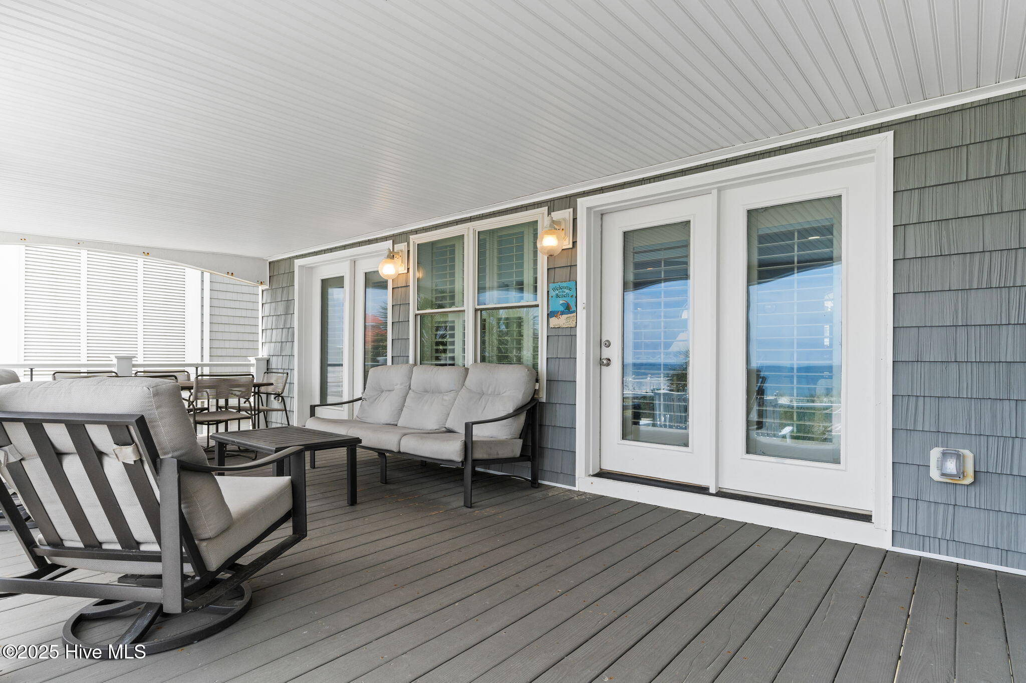 100498196 | Photo 78