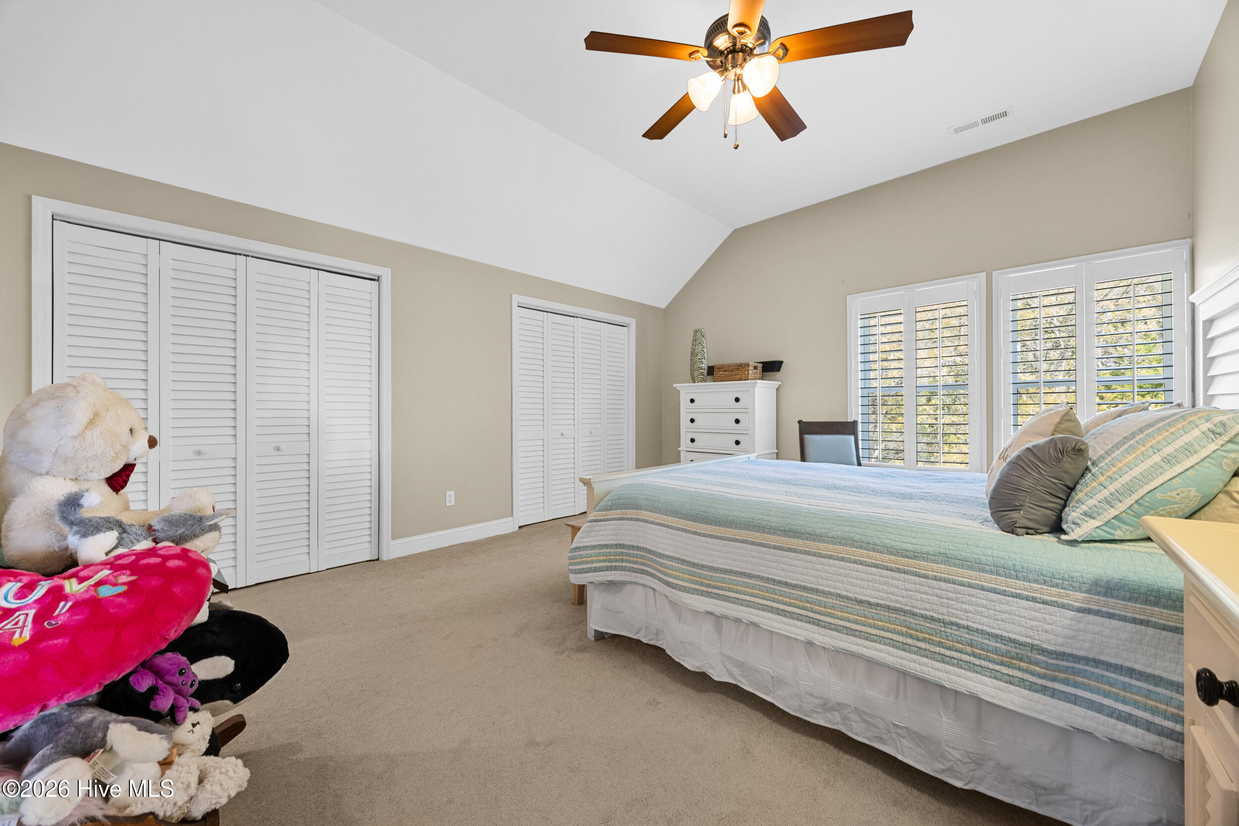 100567542 | Photo 53