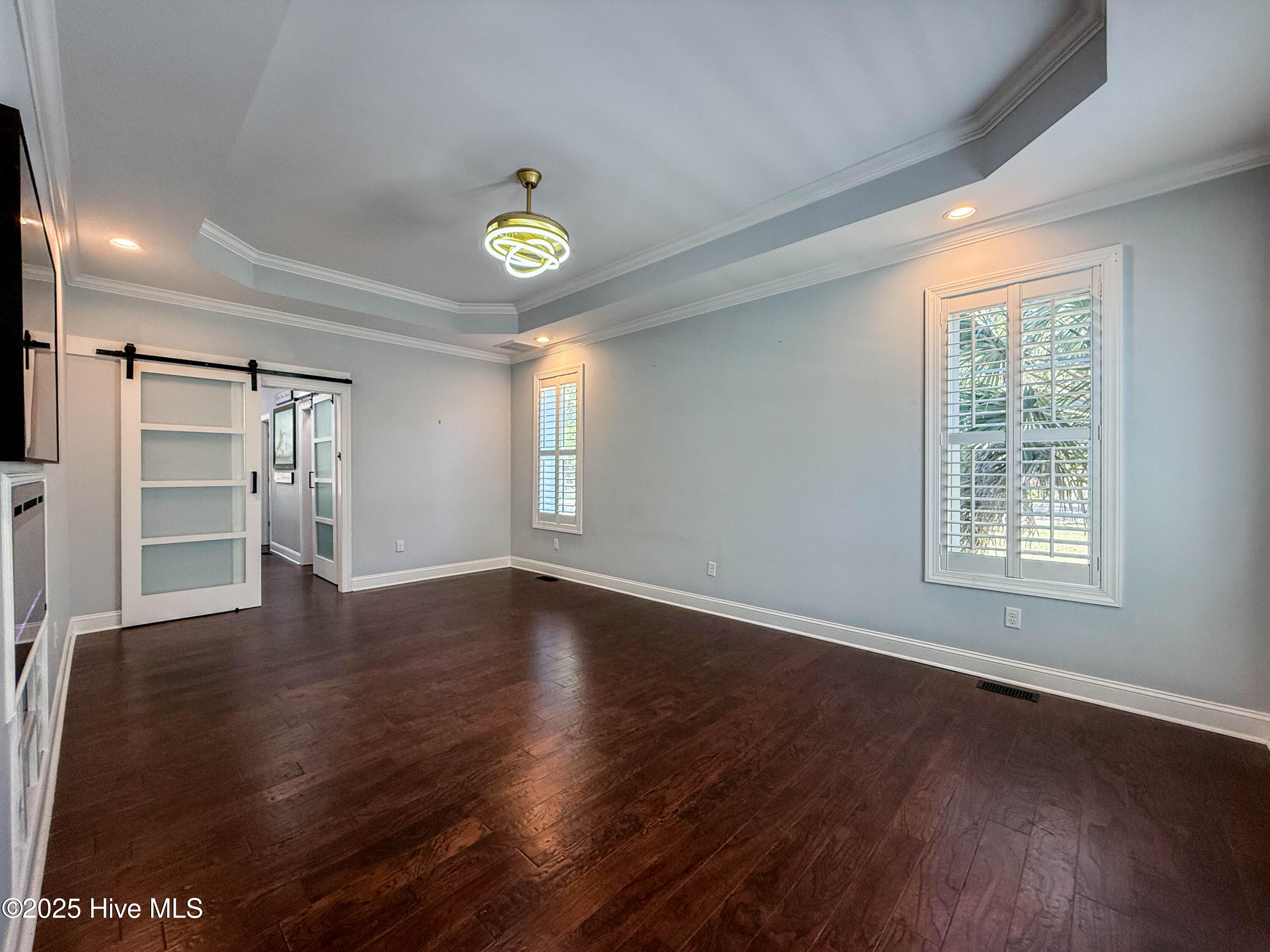 100537477 | Photo 28