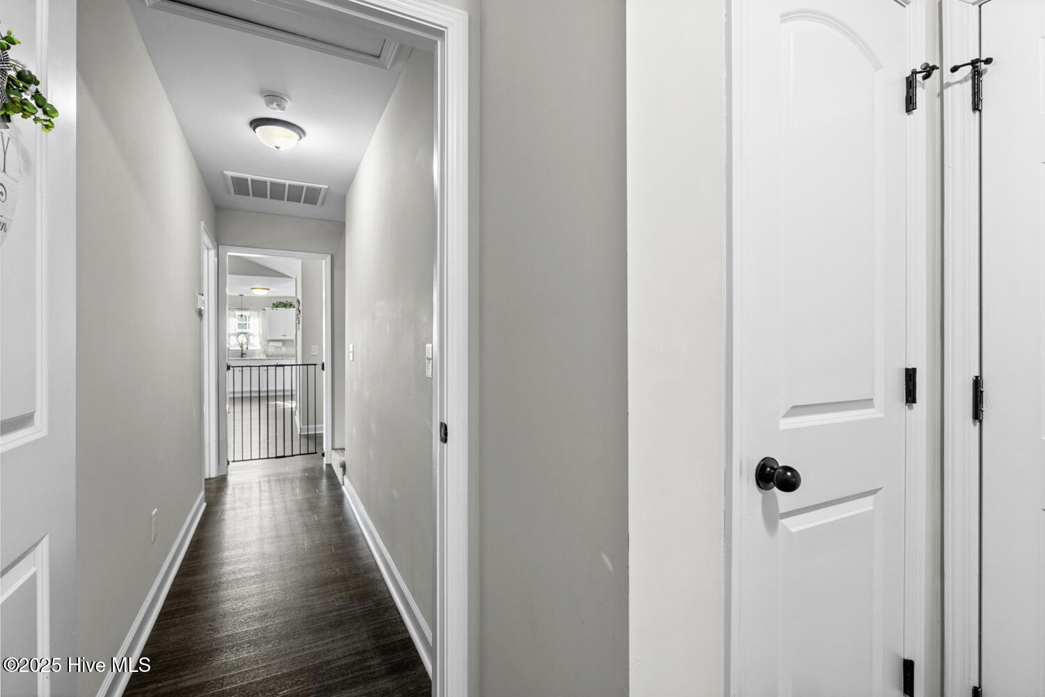 100545268 | Photo 24