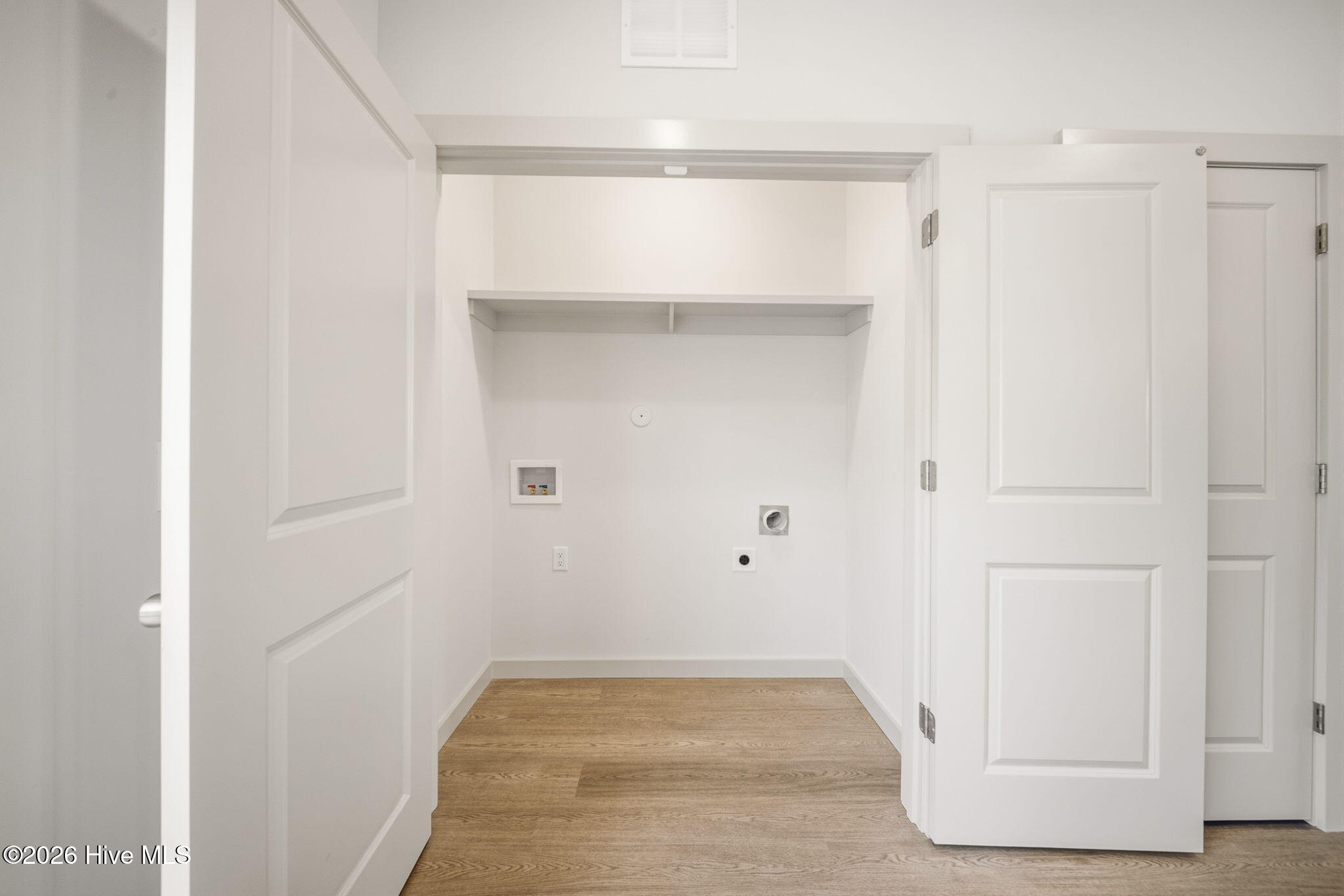 100562147 | Photo 18