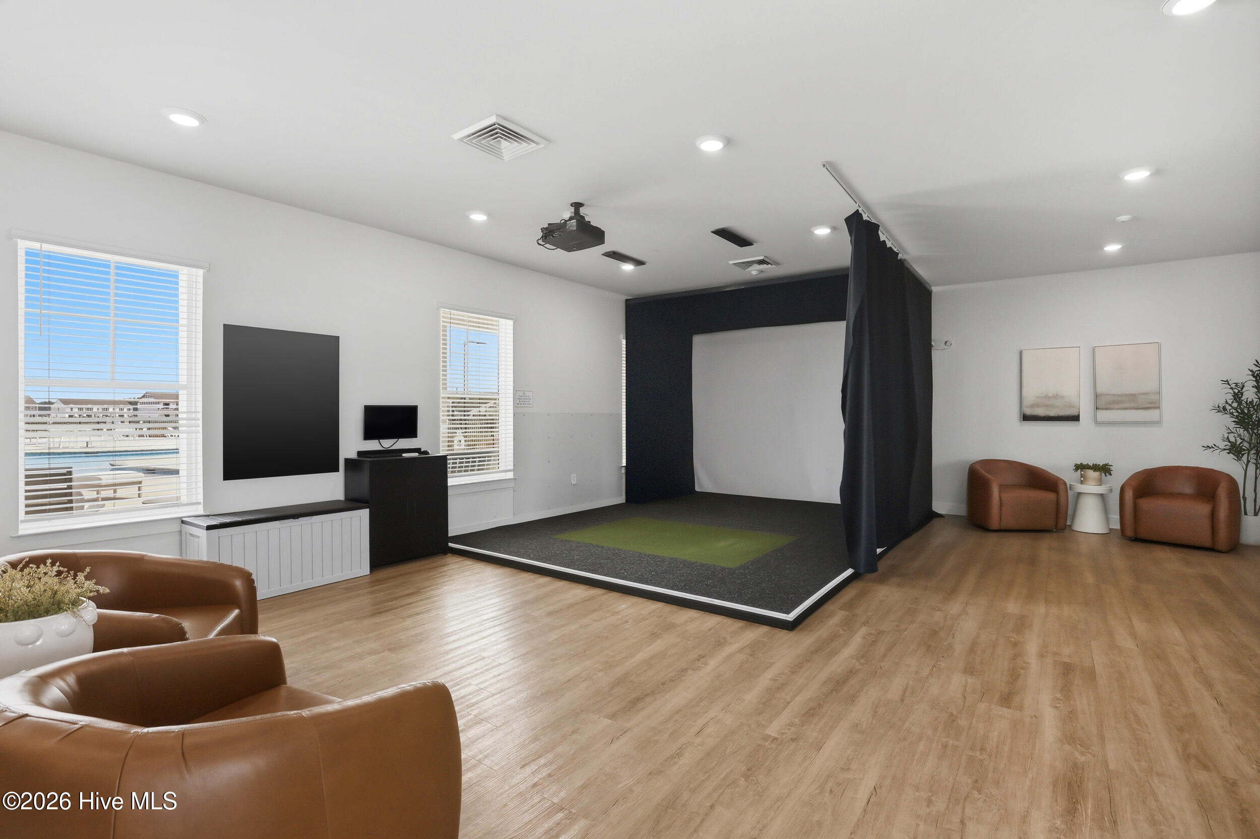 100558236 | Photo 49