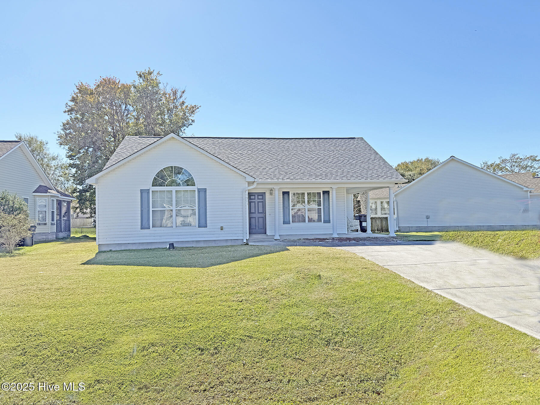 100537357 | Photo 44