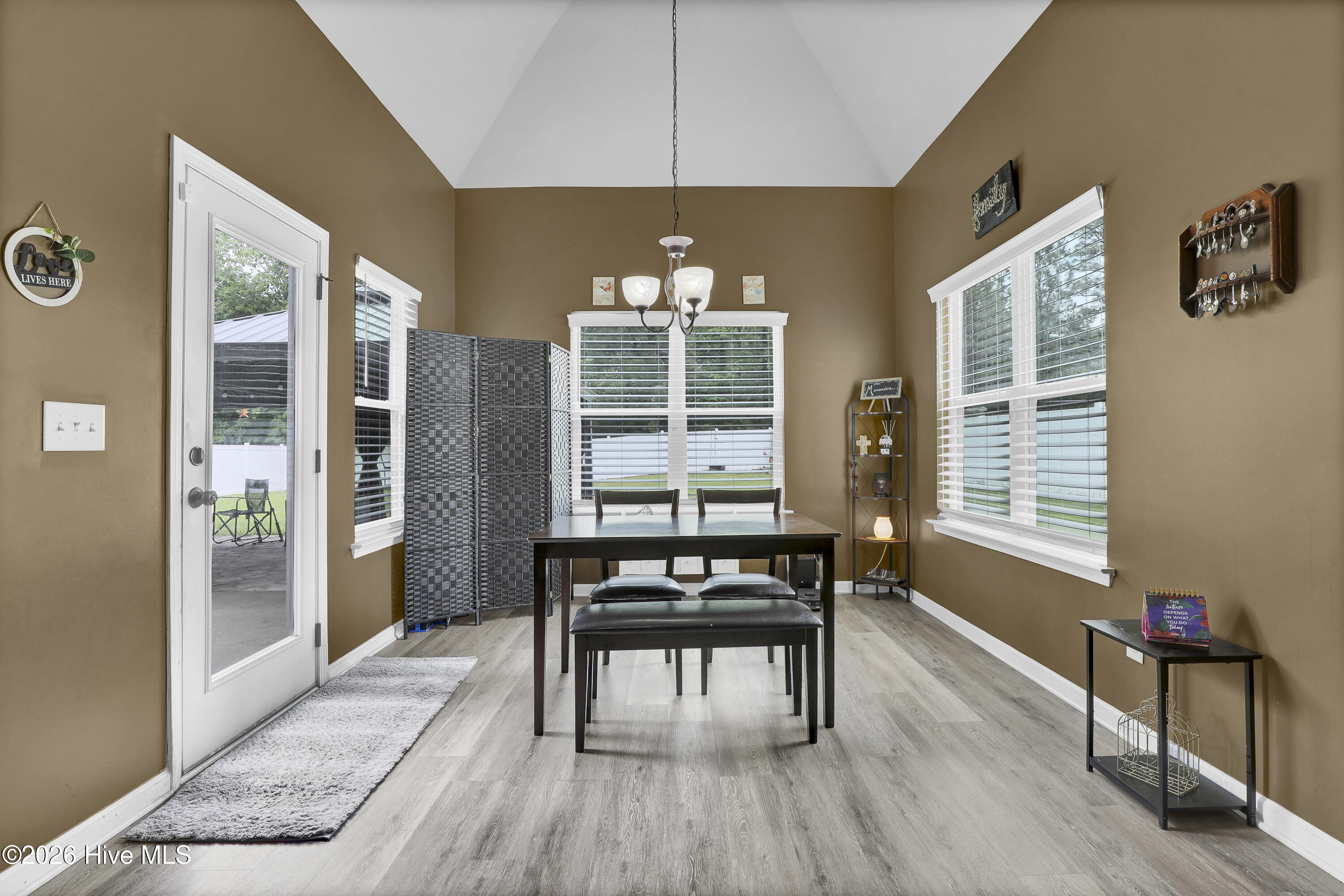 201 Wedgefield Circle,Maple Hill
