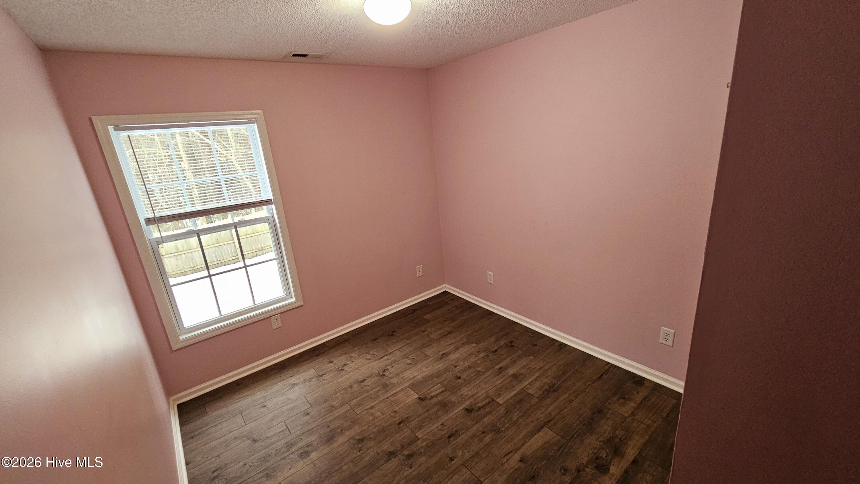 100565863 | Photo 18