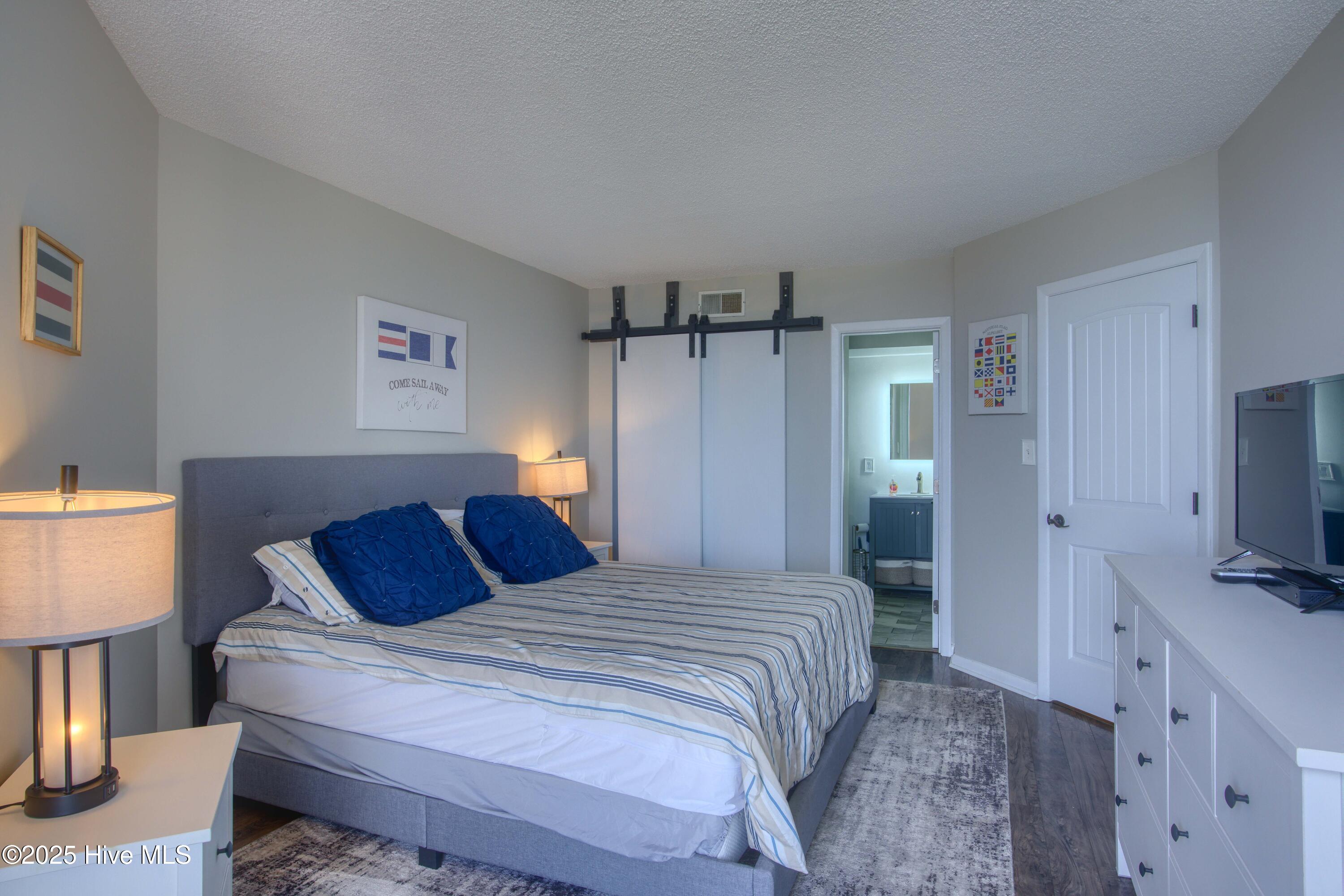 100521516 | Photo 18