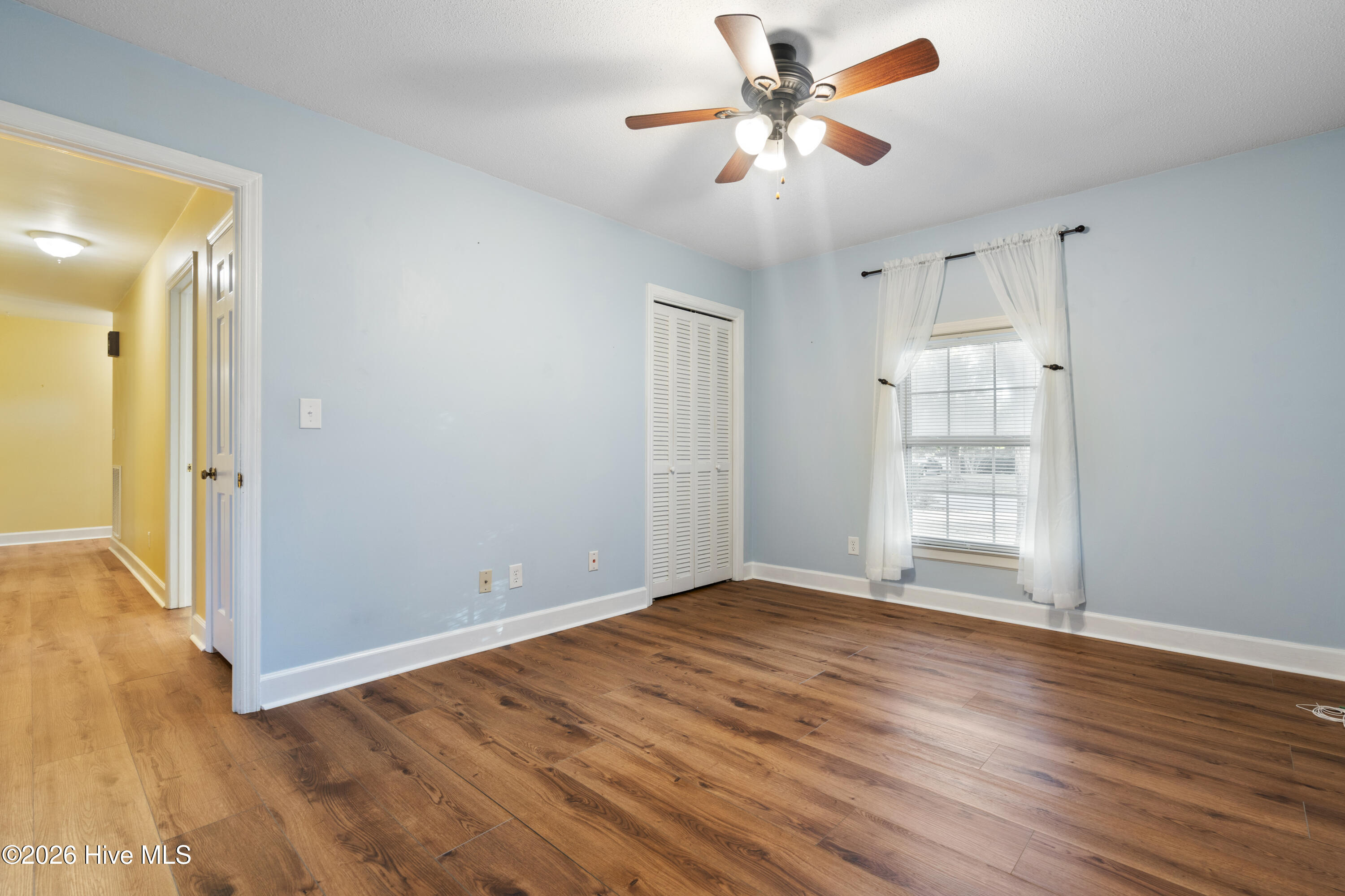 100549887 | Photo 16