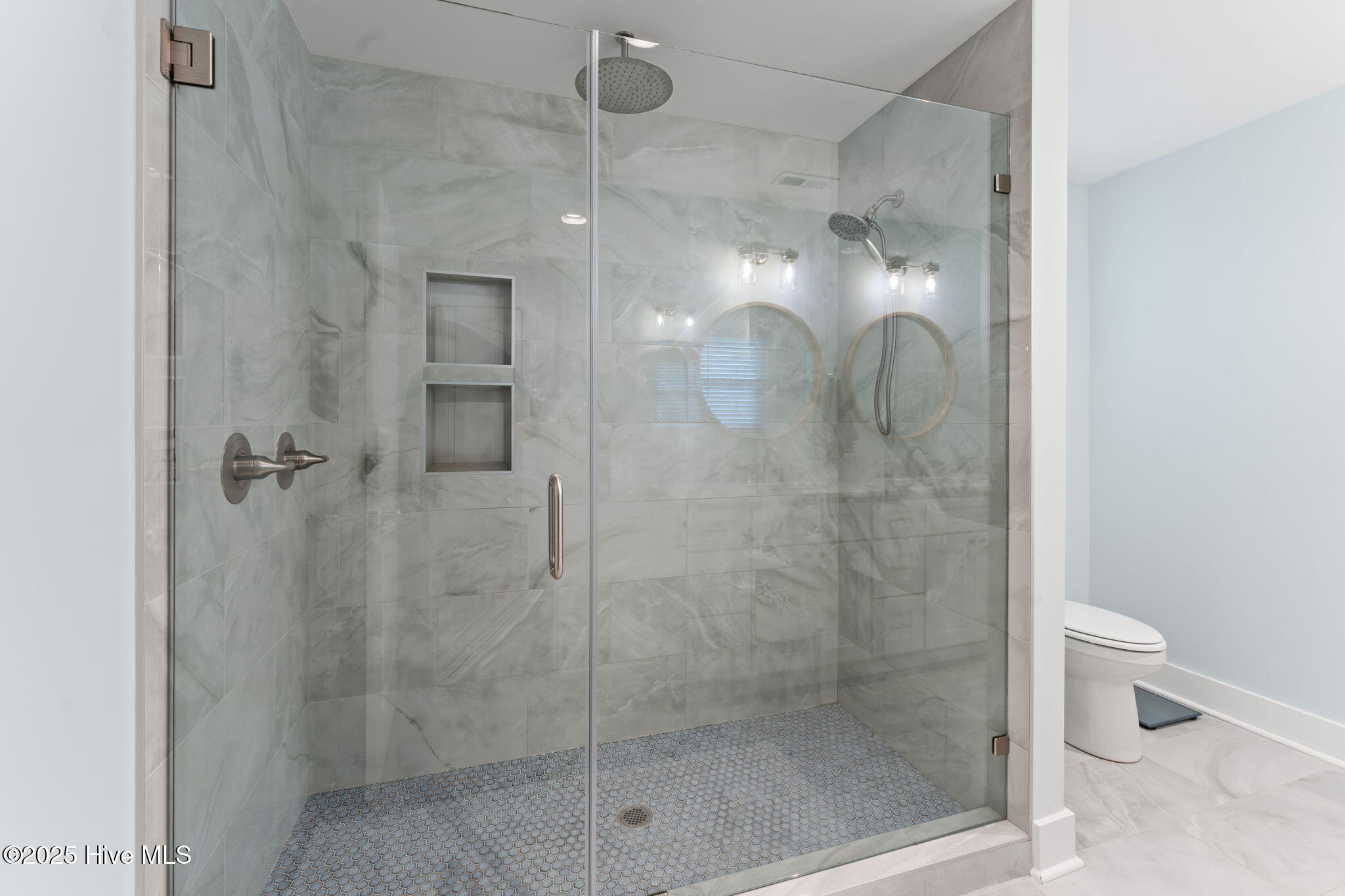 100509282 | Photo 24