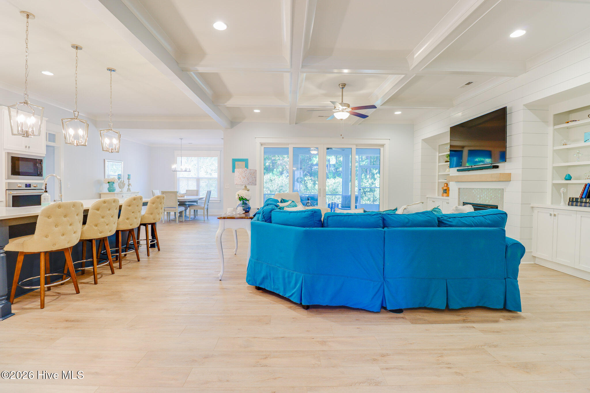 100540387 | Photo 17