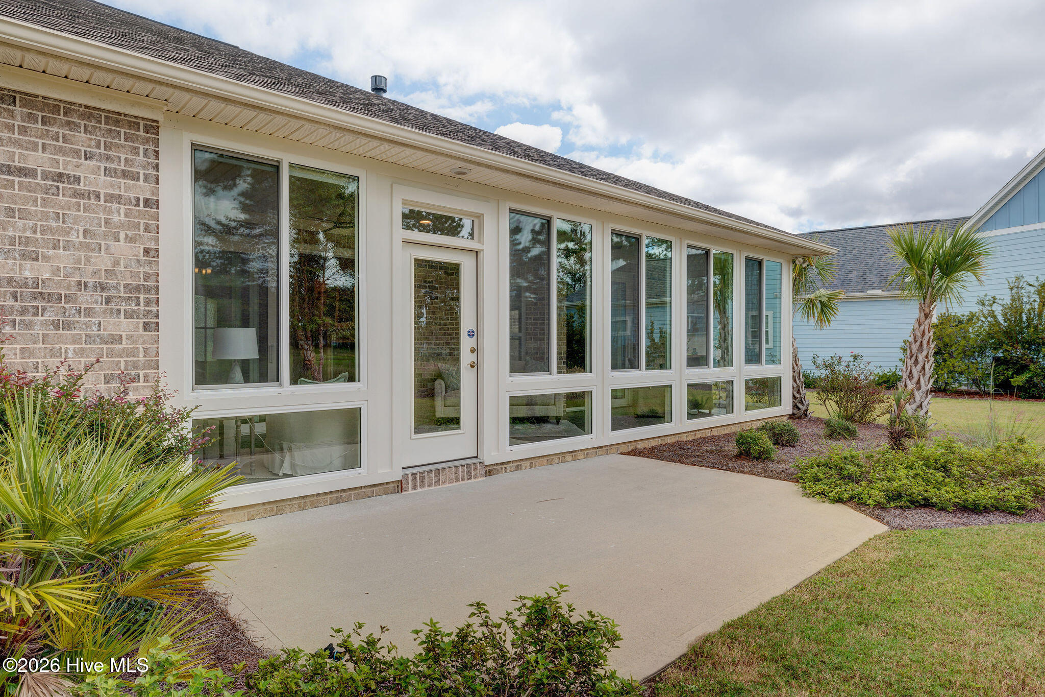 100558232 | Photo 47