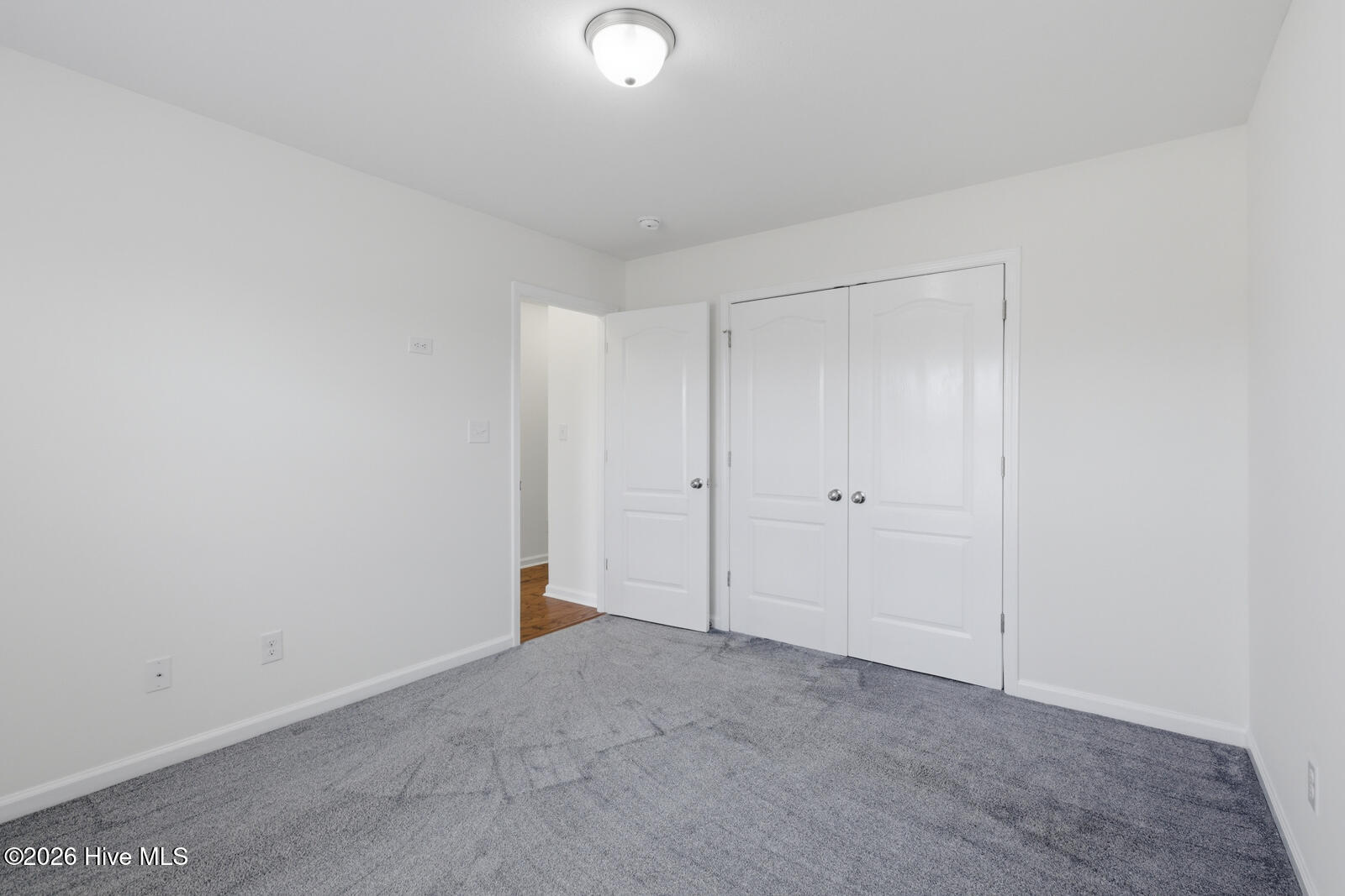 100568467 | Photo 19