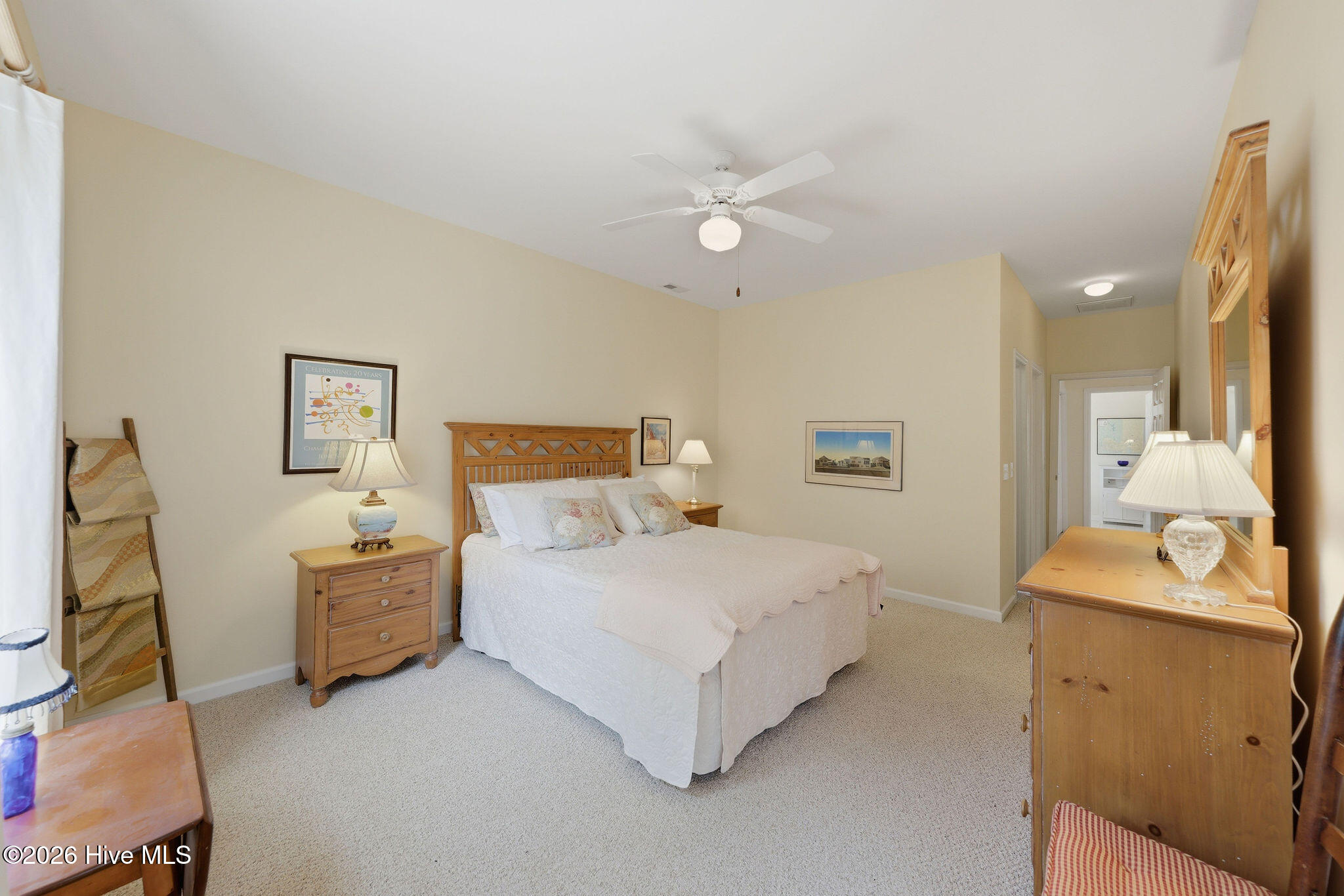 100560993 | Photo 28