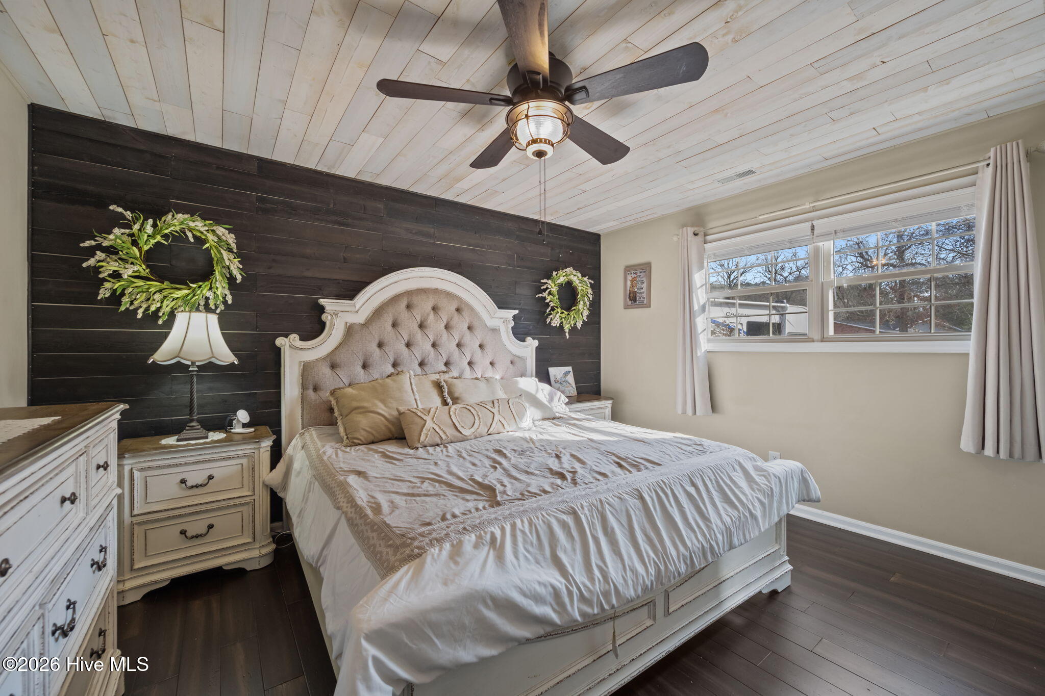 100548393 | Photo 21