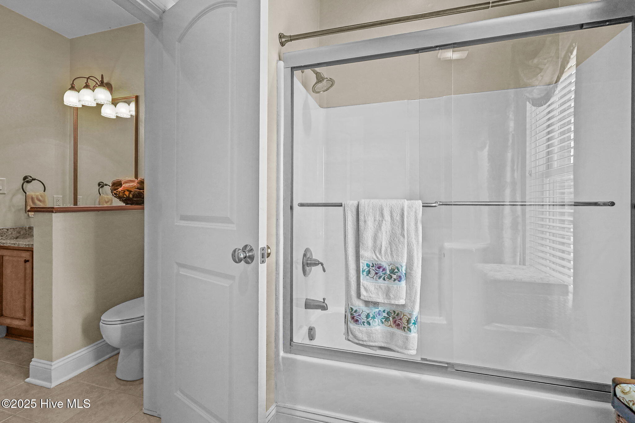 100529119 | Photo 49