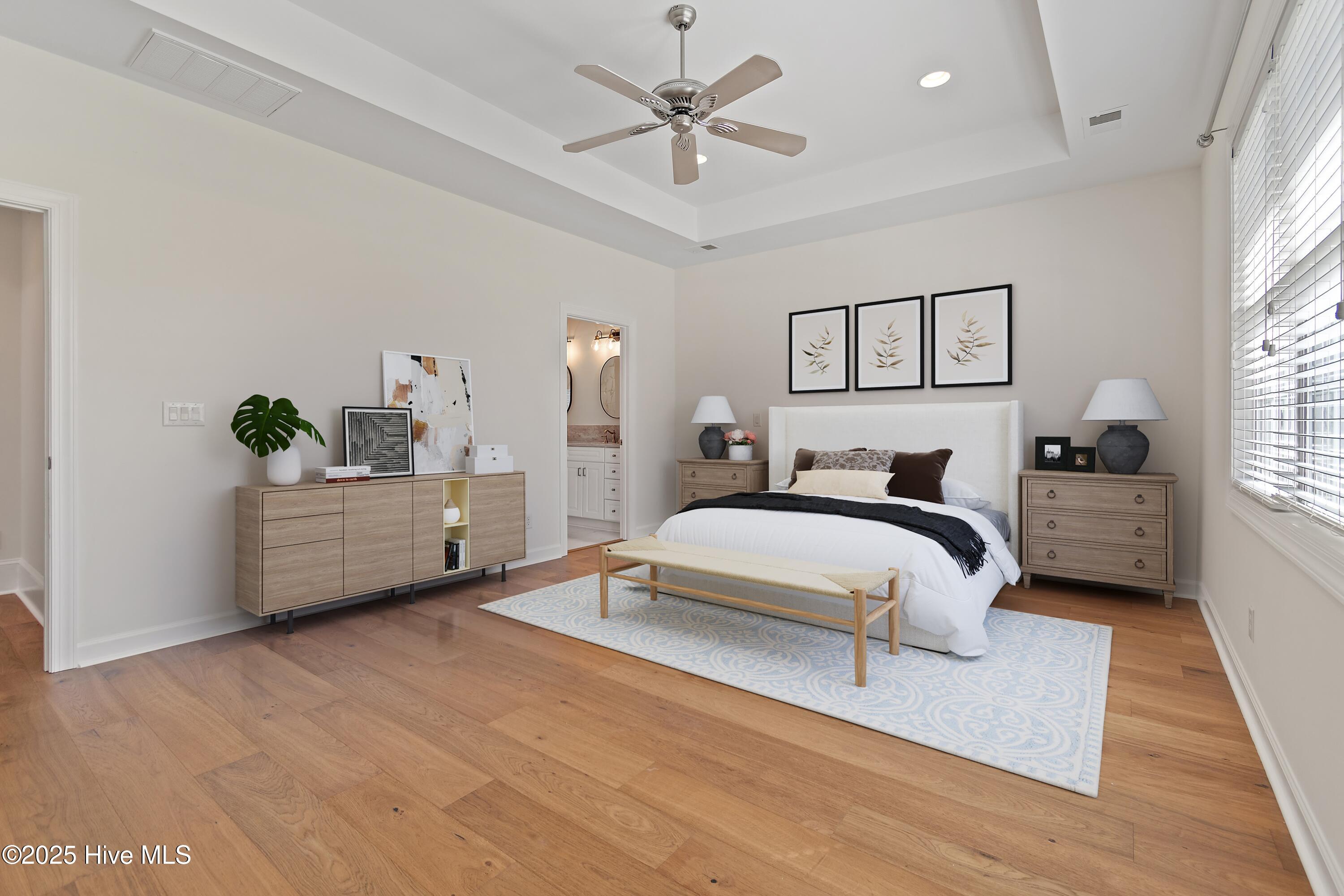 100537823 | Photo 32