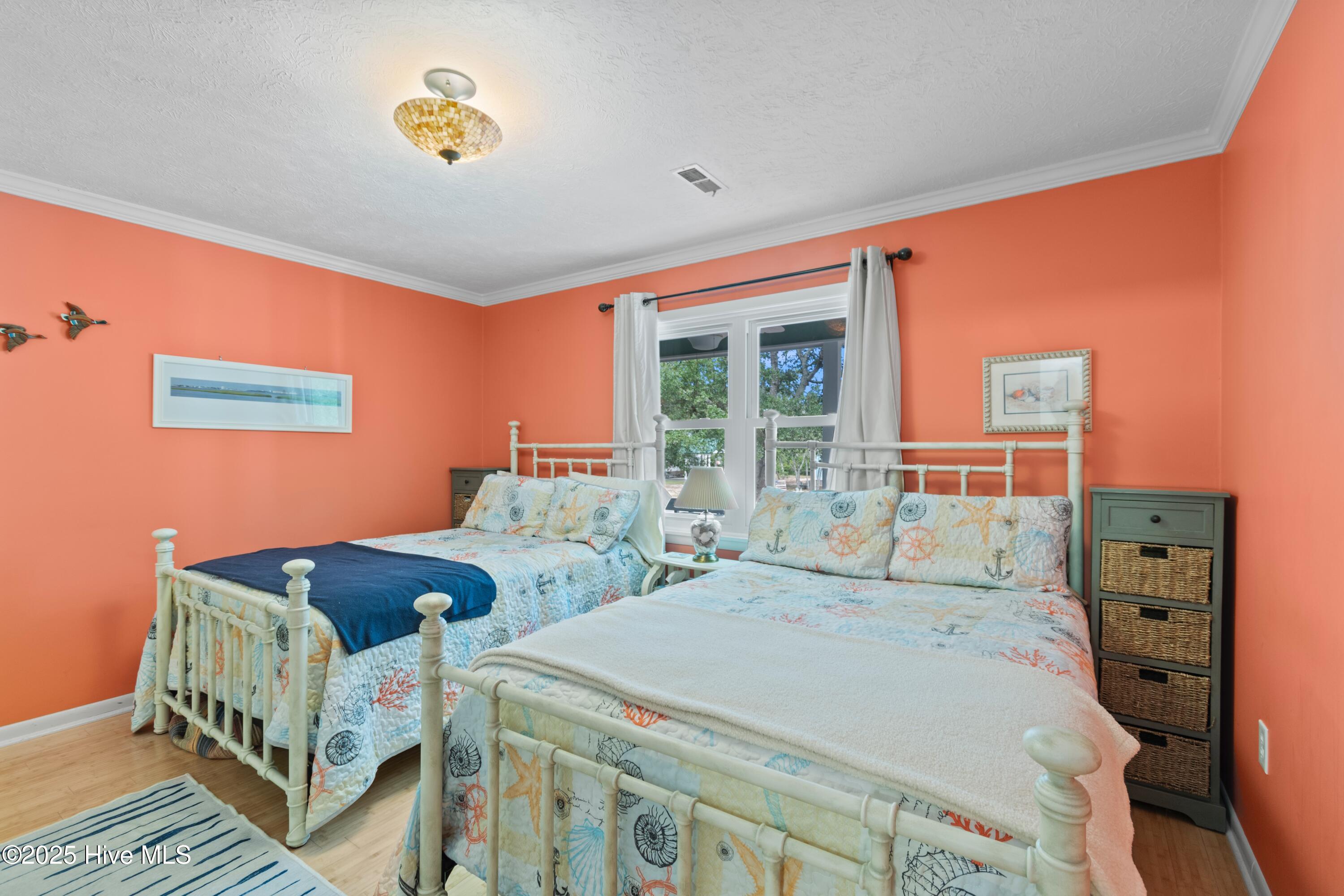 100535762 | Photo 56