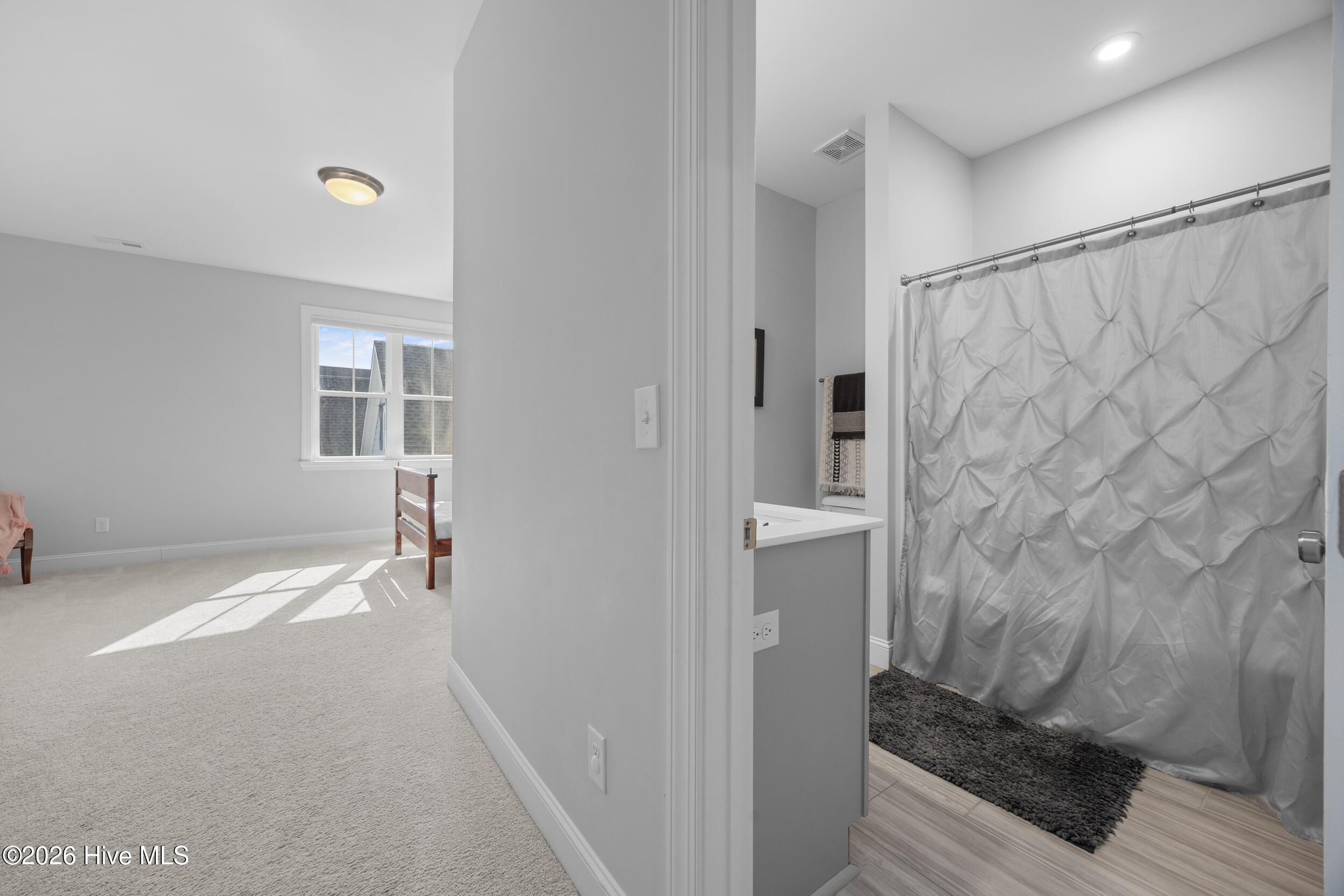 100554095 | Photo 34