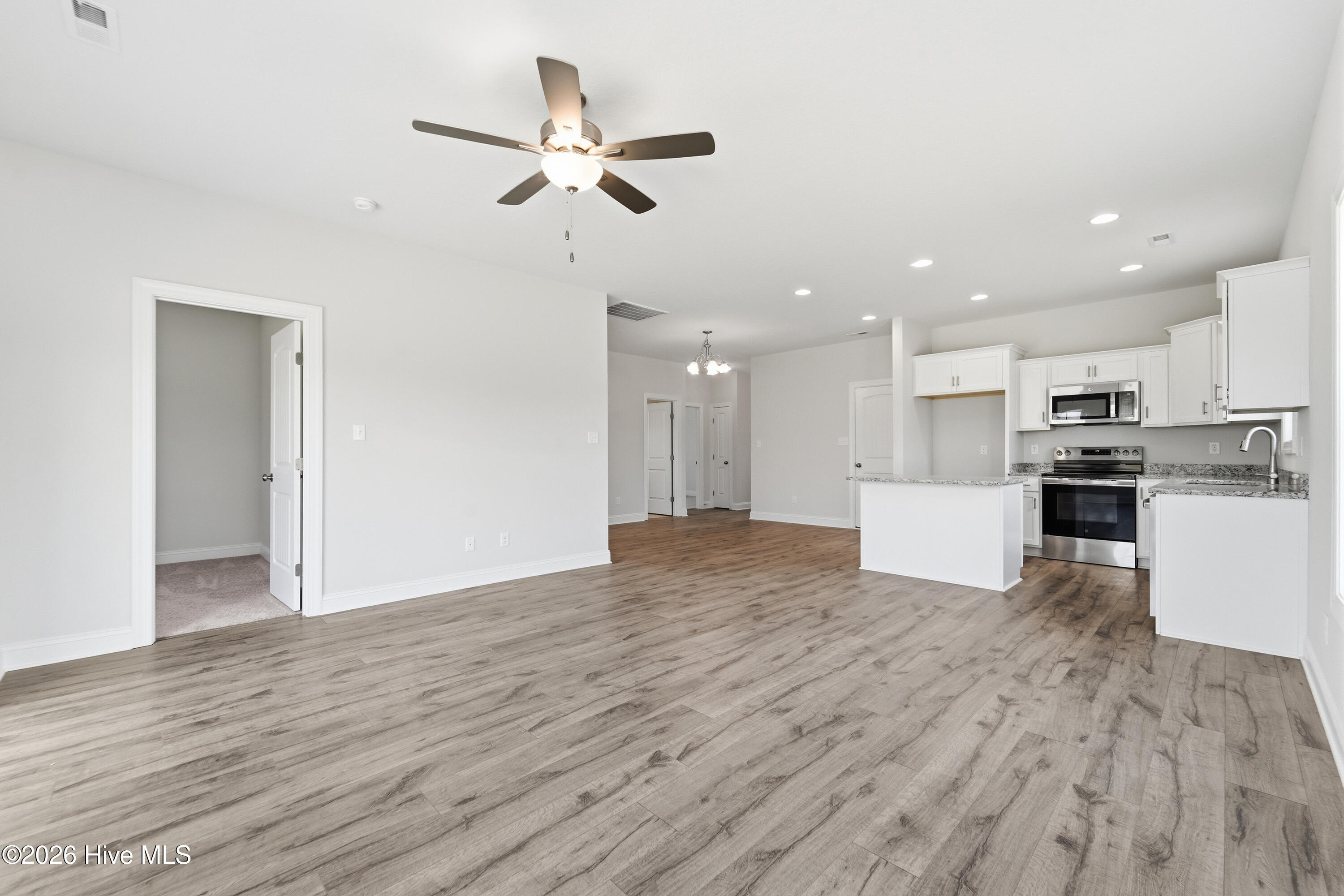 100526991 | Photo 10