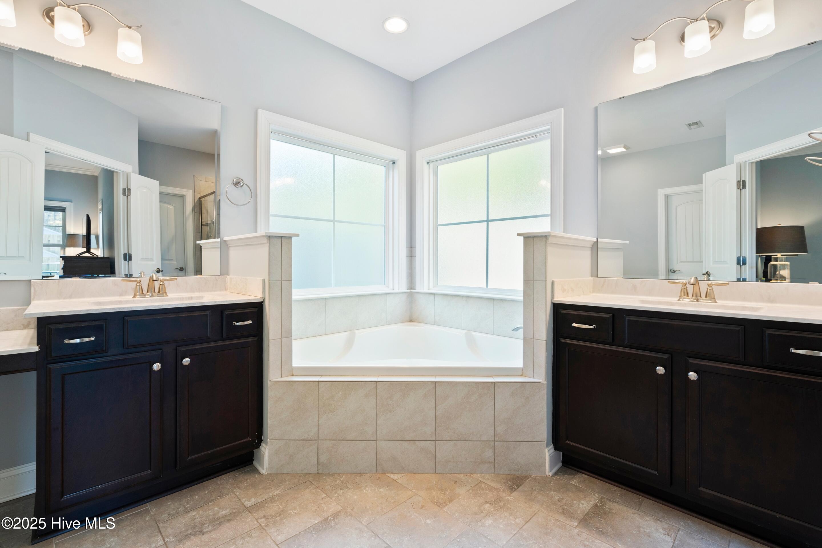 100539123 | Photo 29