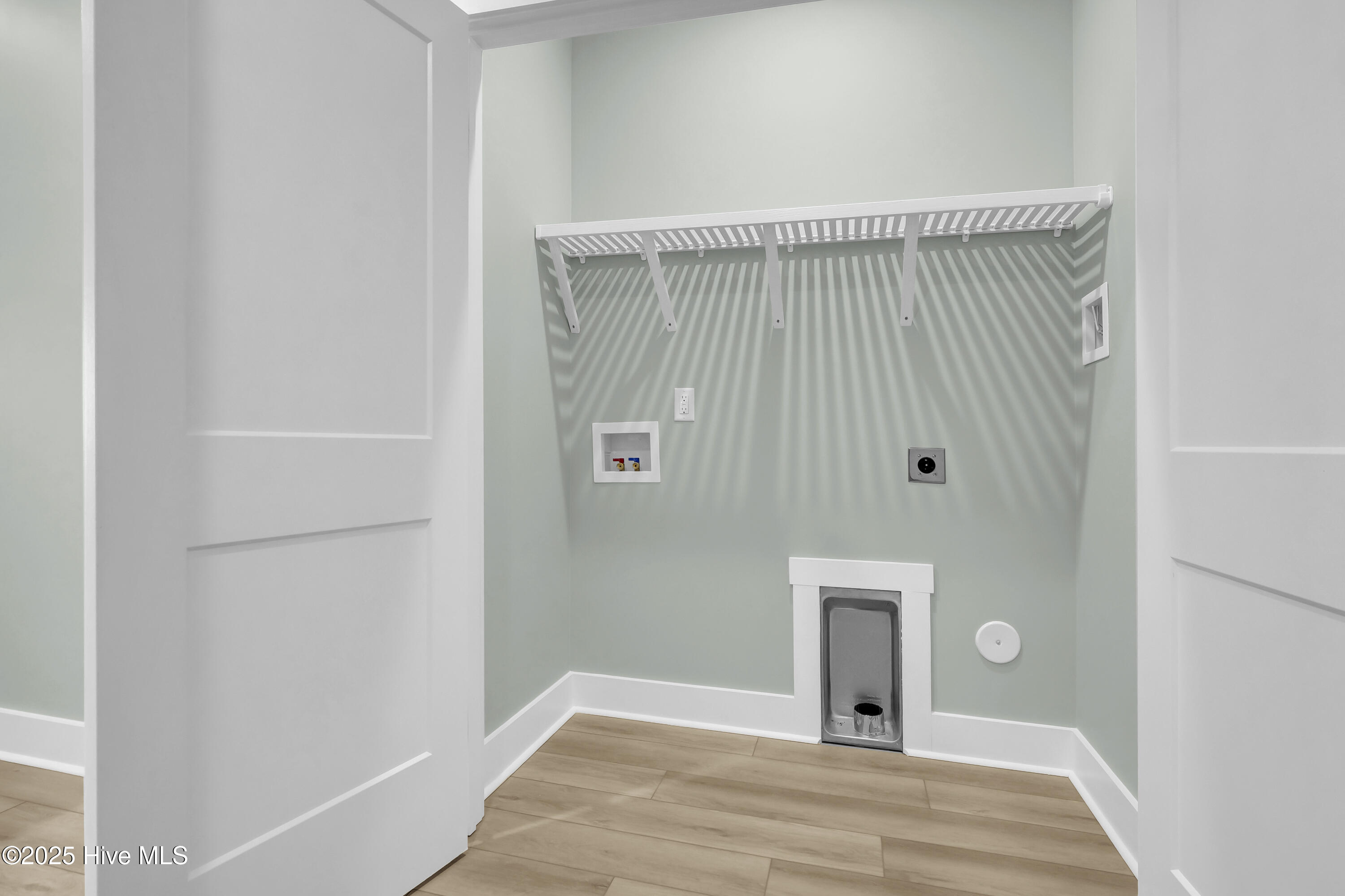 100542555 | Photo 40