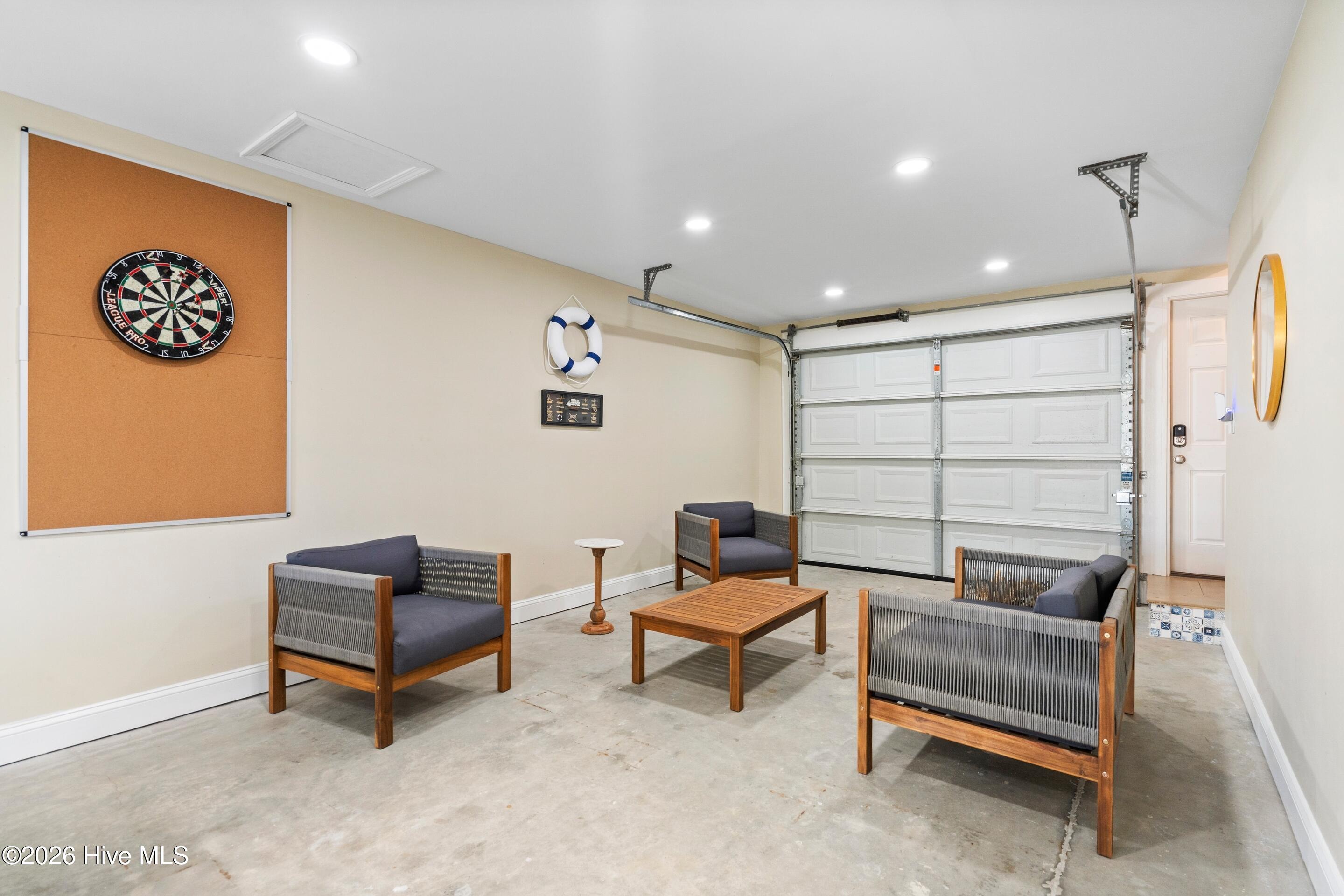 100547634 | Photo 33