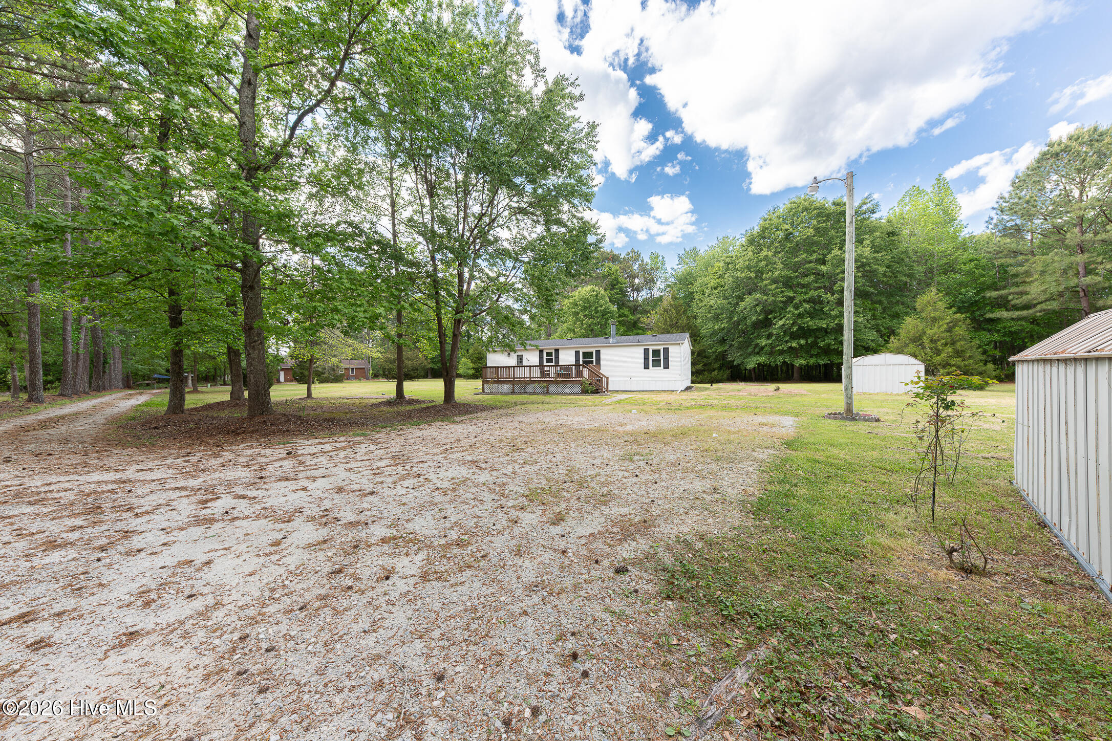 100570278 | Photo 45