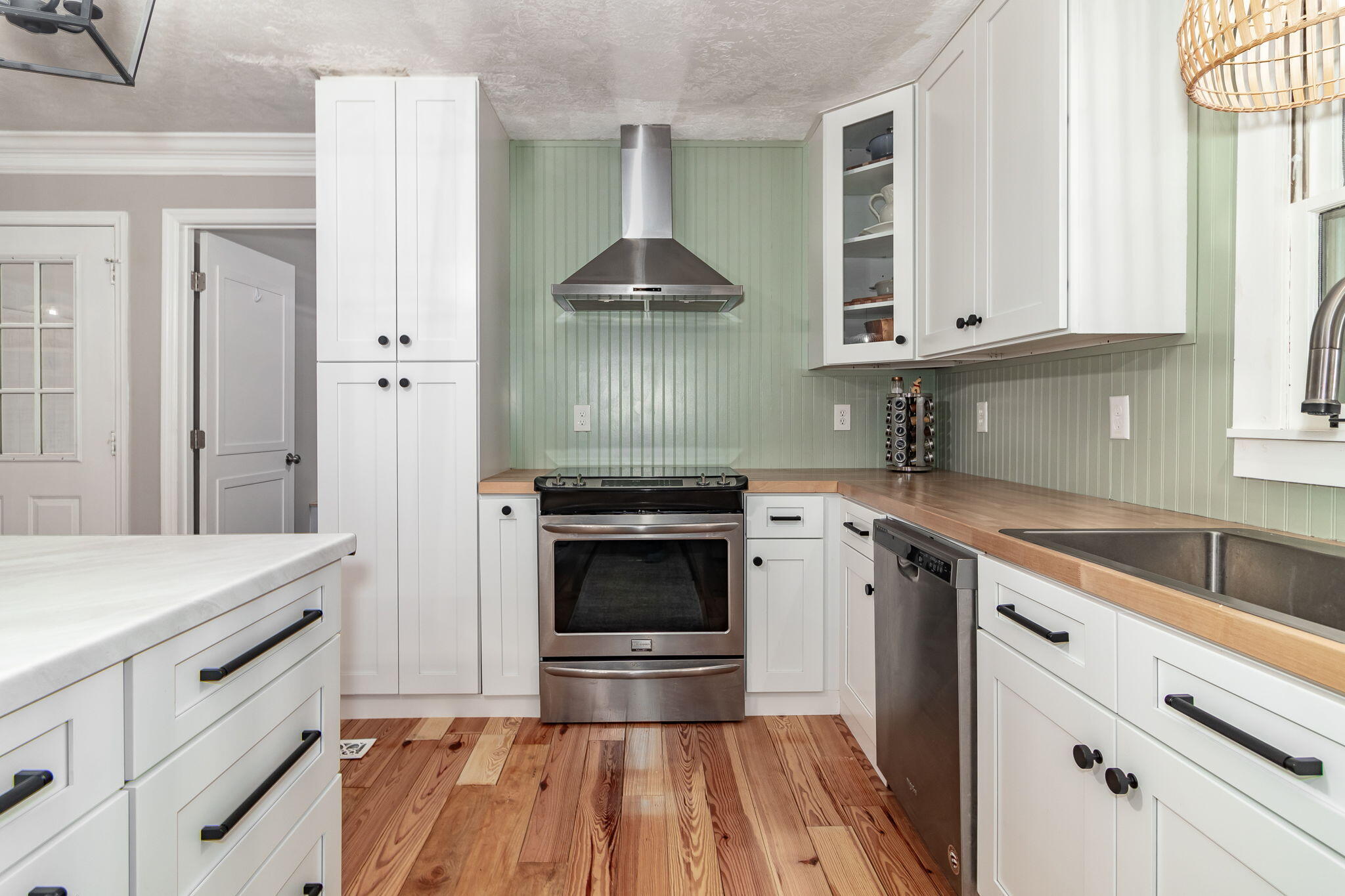 27-web-or-mls-1545 SWINT RD ©--14