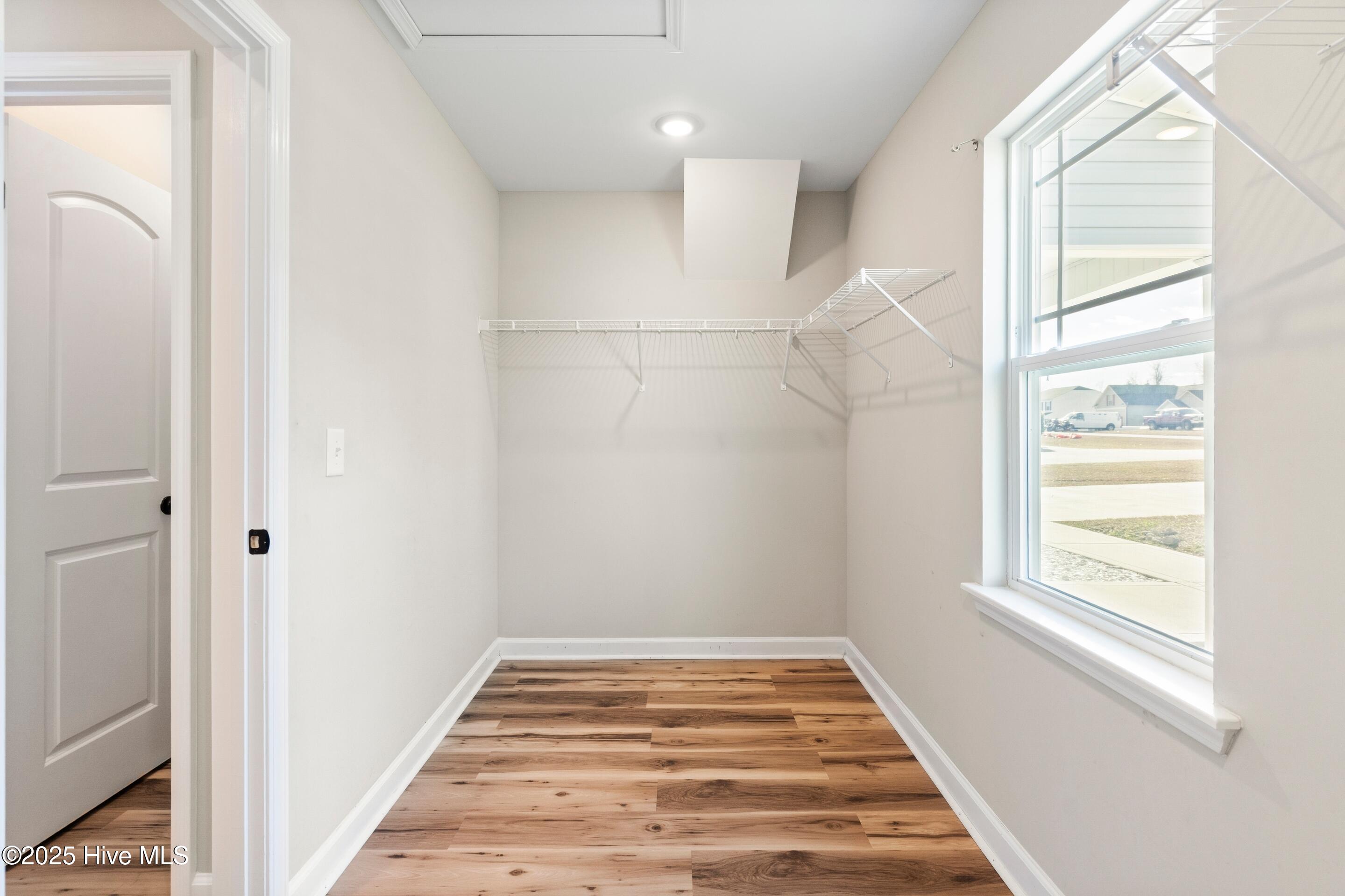 100545716 | Photo 32