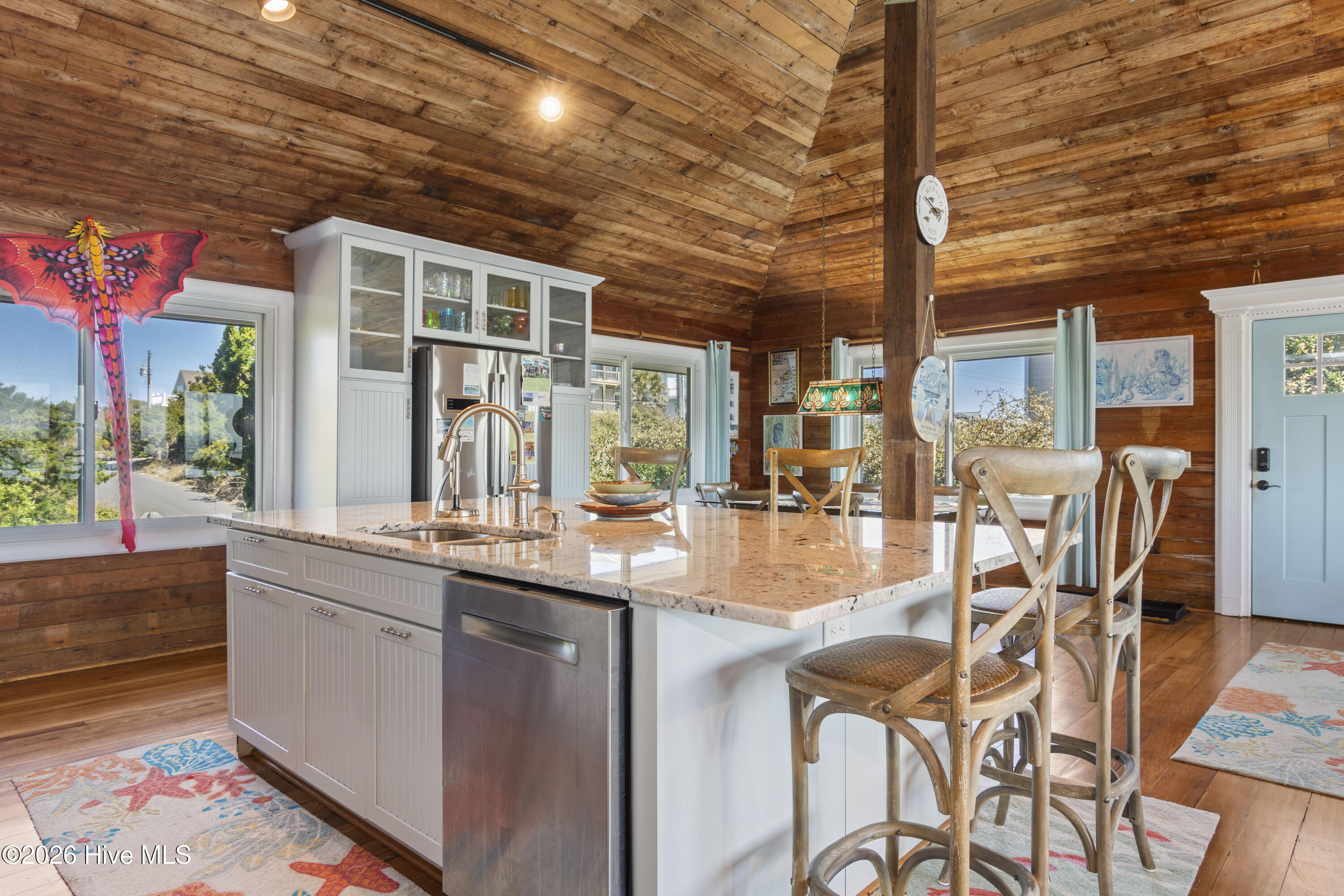 100553292 | Photo 27