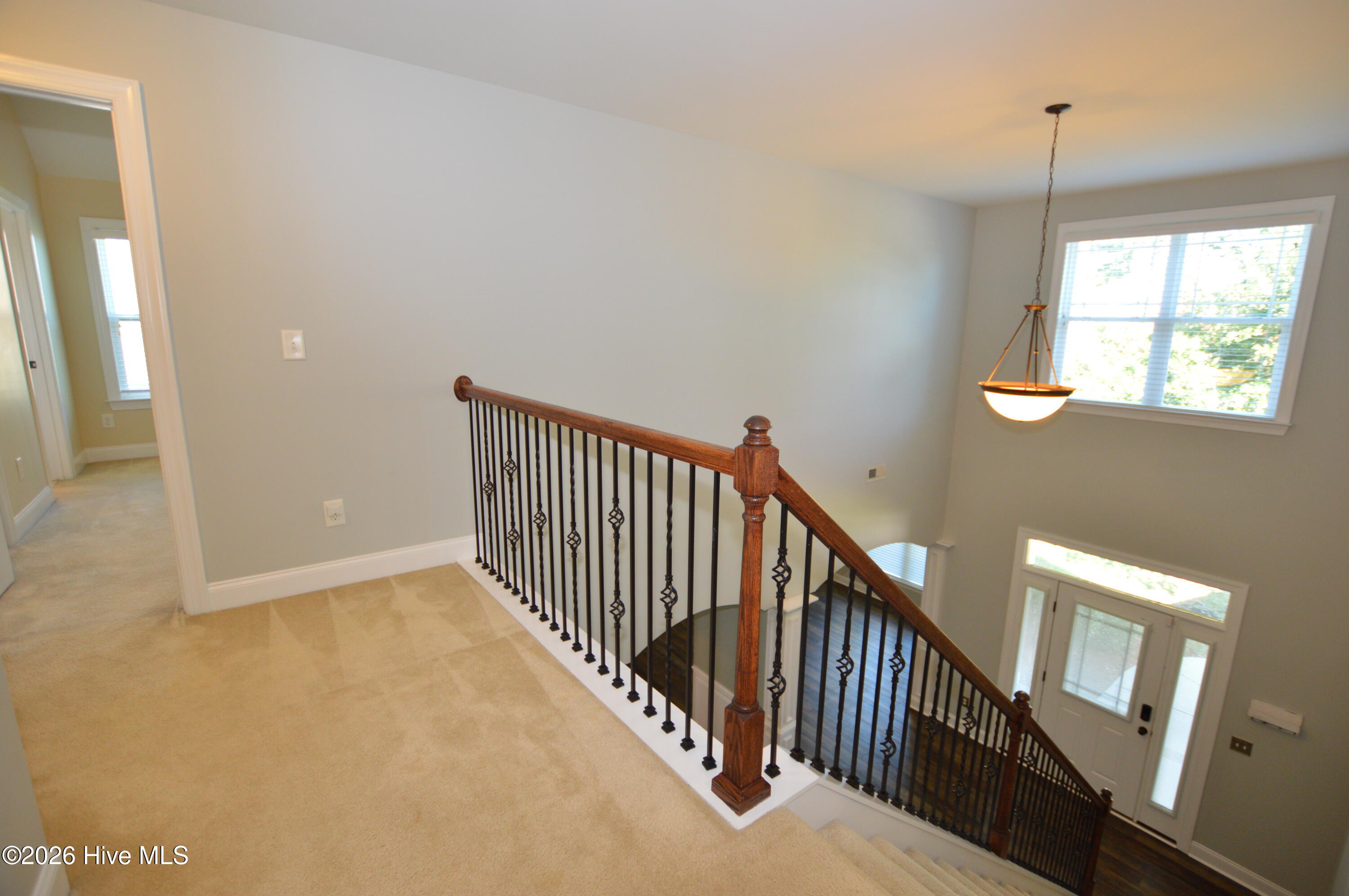 100568585 | Photo 26