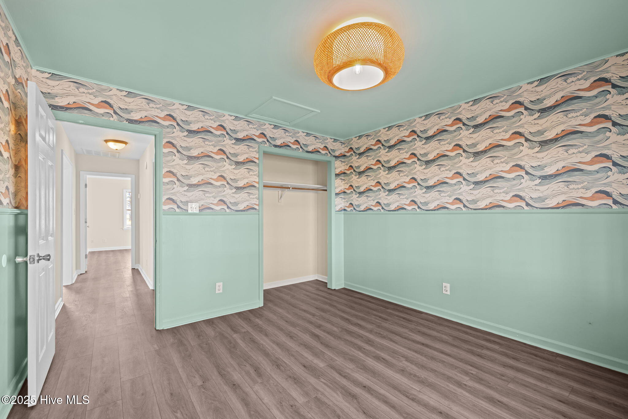 100542316 | Photo 23