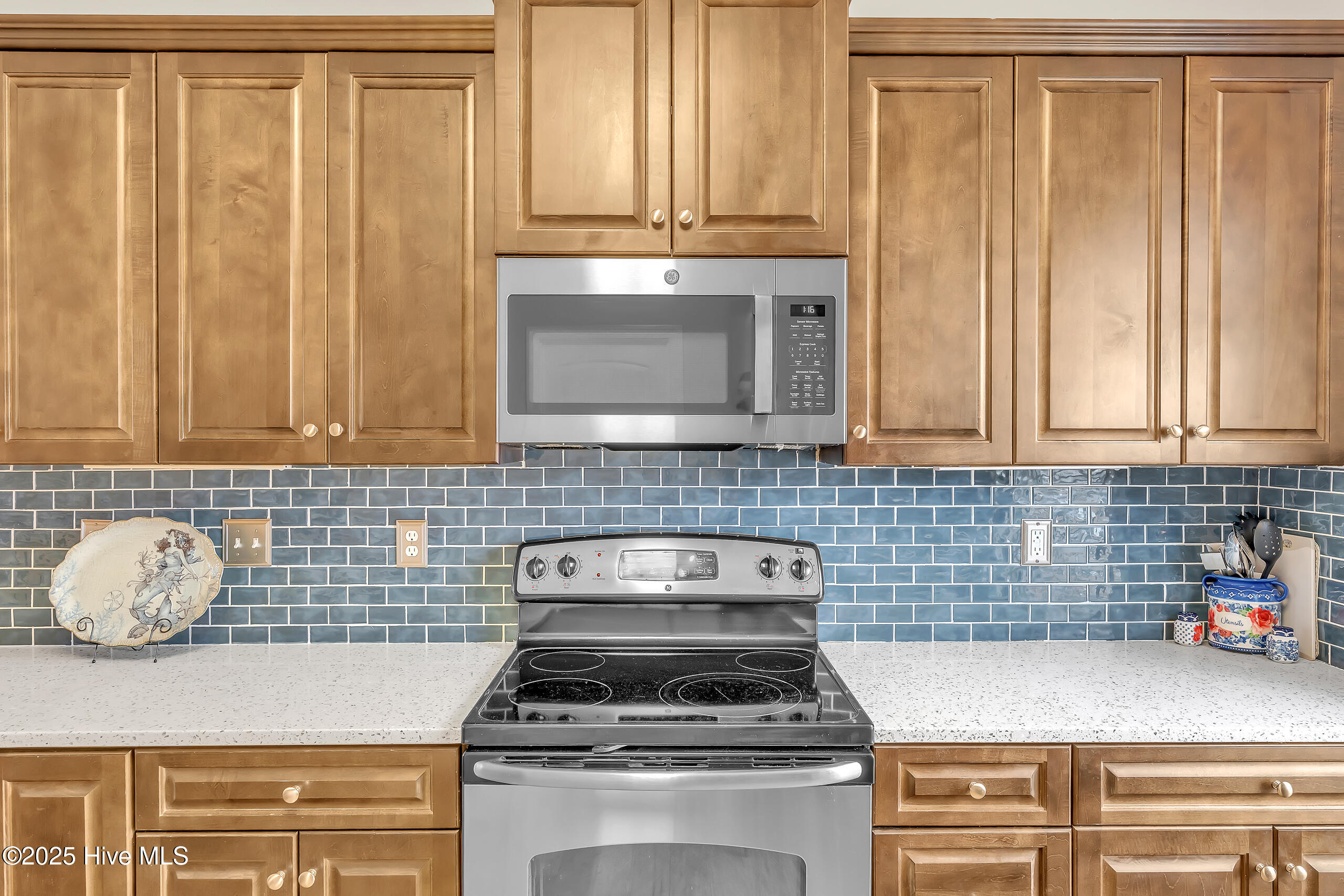 100546927 | Photo 26