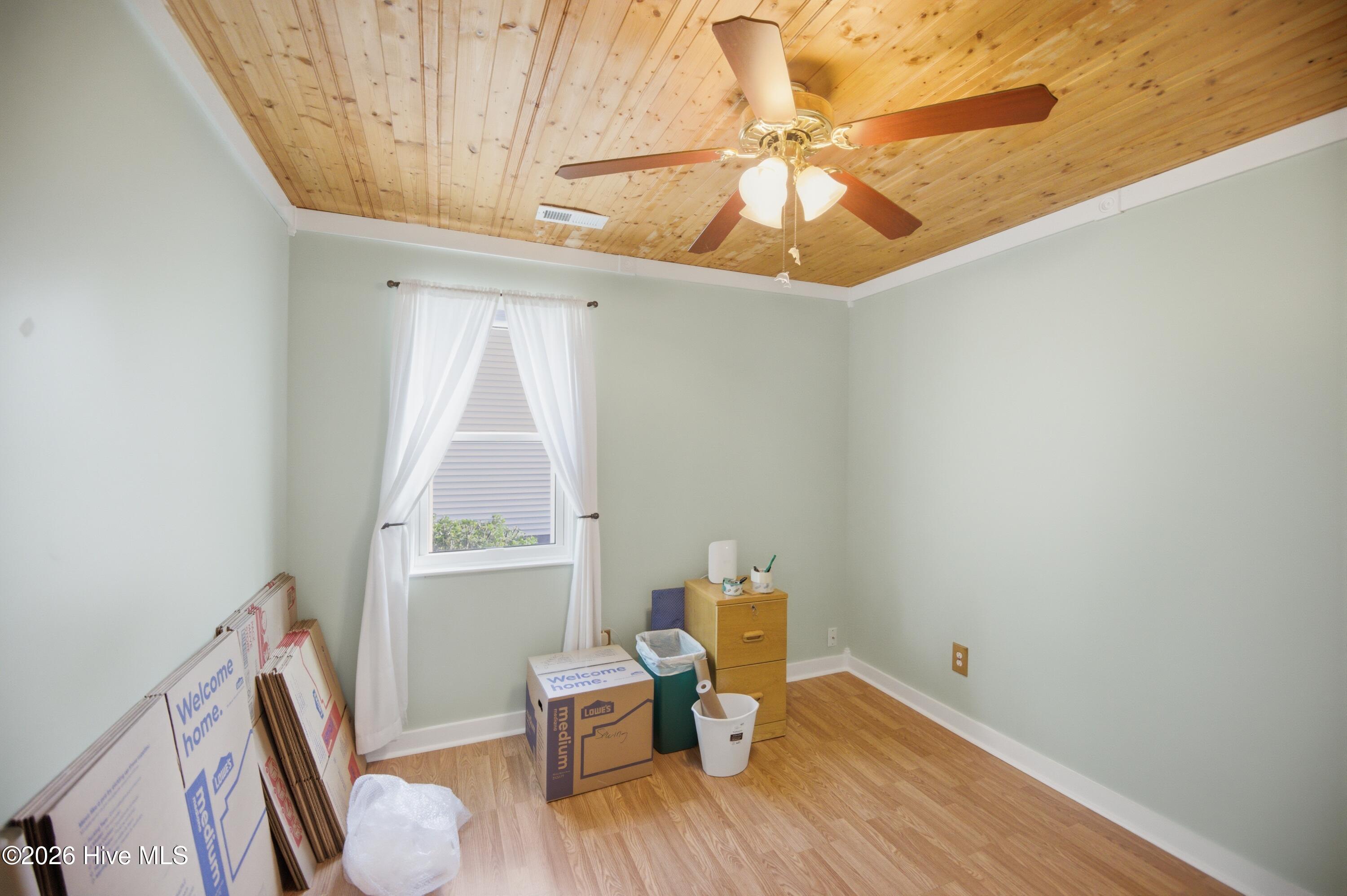 100565180 | Photo 16