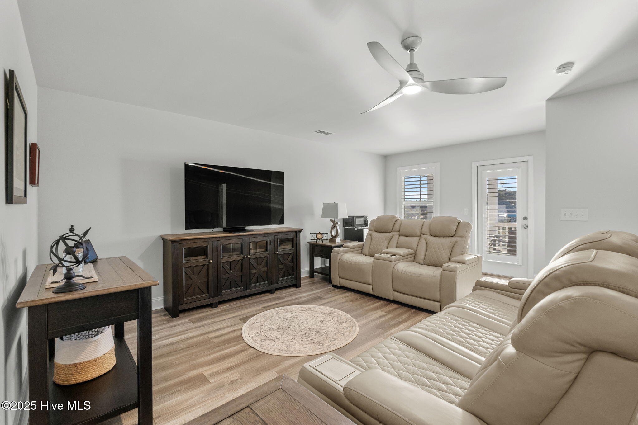 100540818 | Photo 26