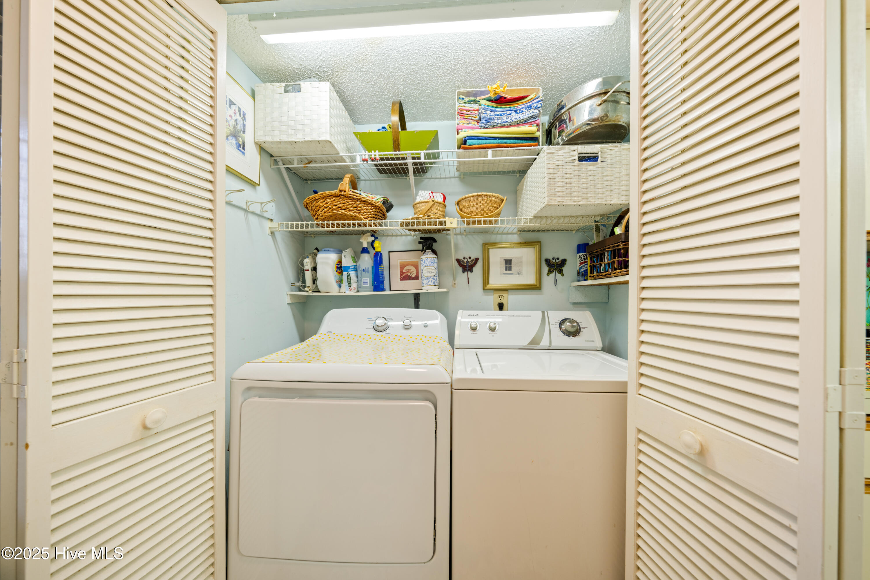 100543776 | Photo 22