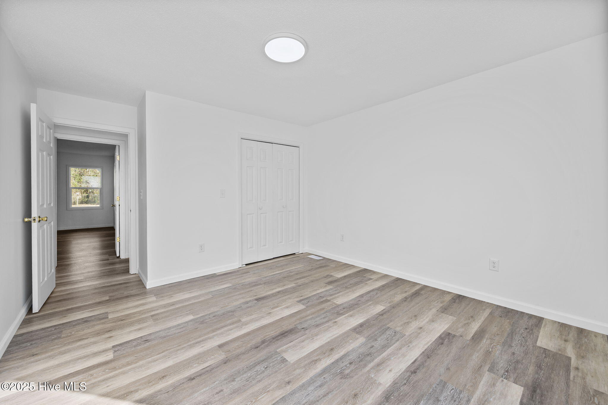 100545145 | Photo 34