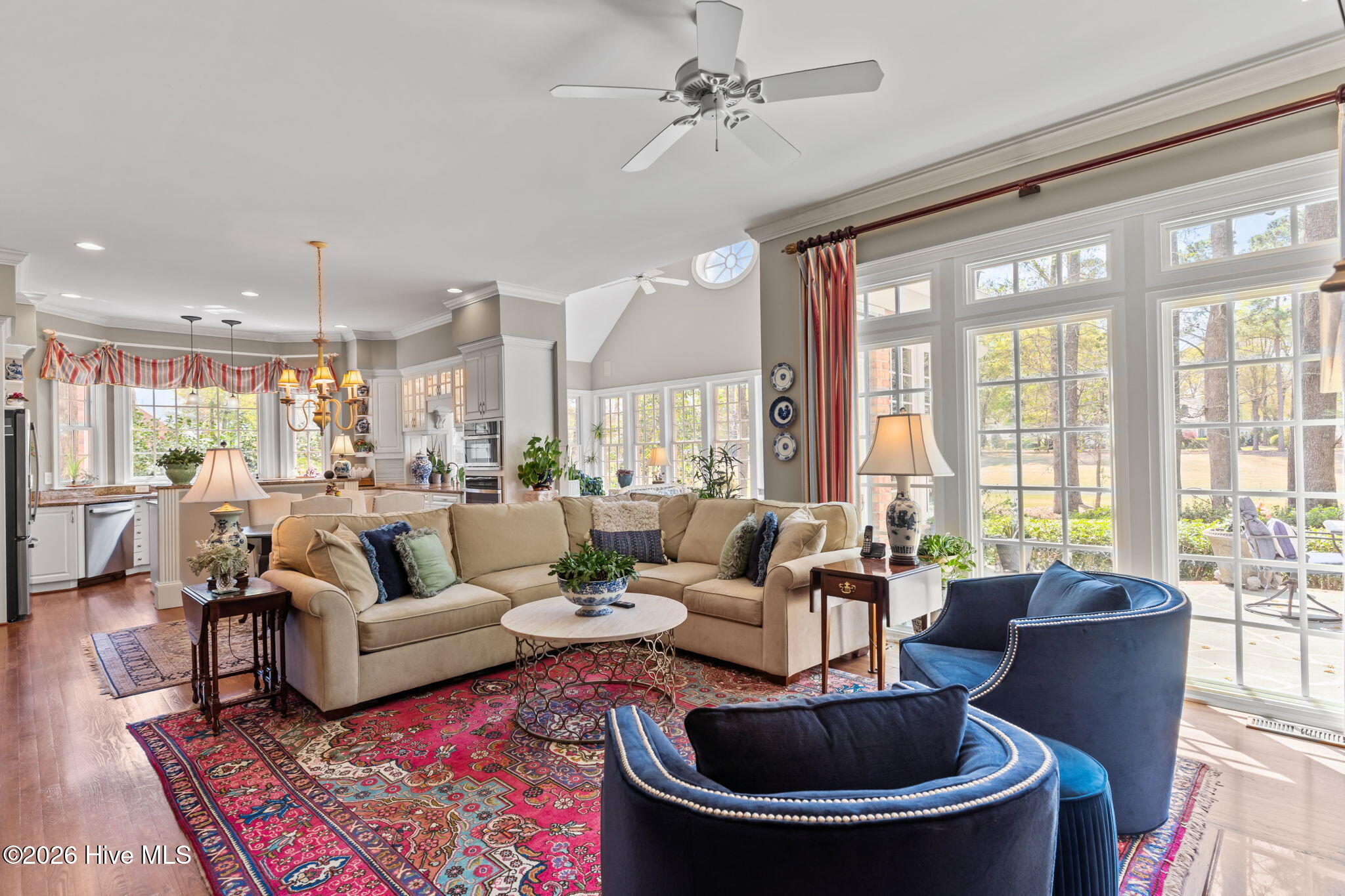 100564418 | Photo 21