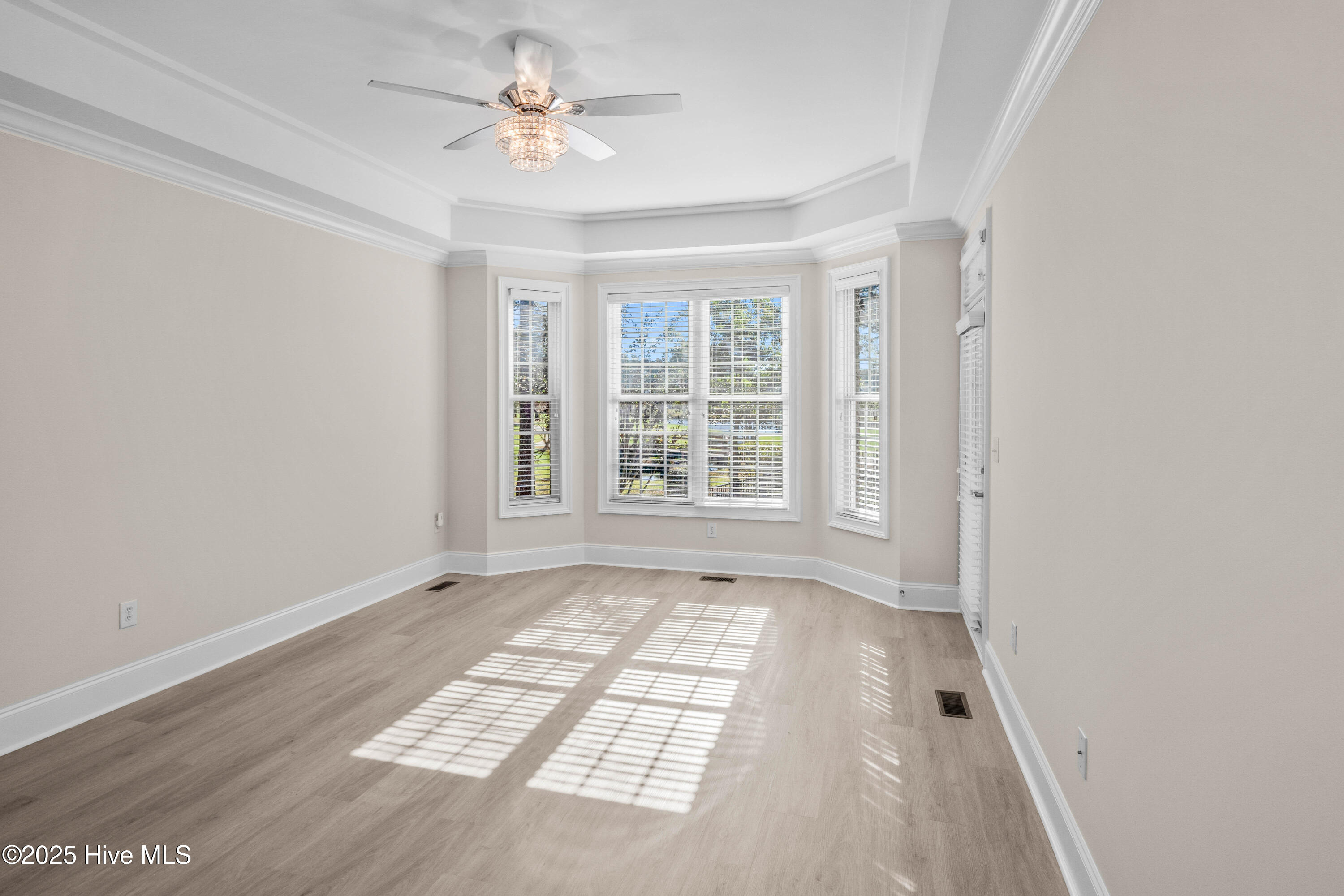 100537525 | Photo 33