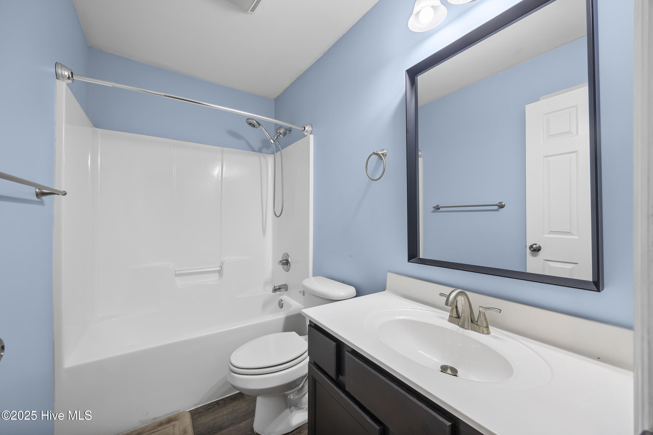 100533405 | Photo 26