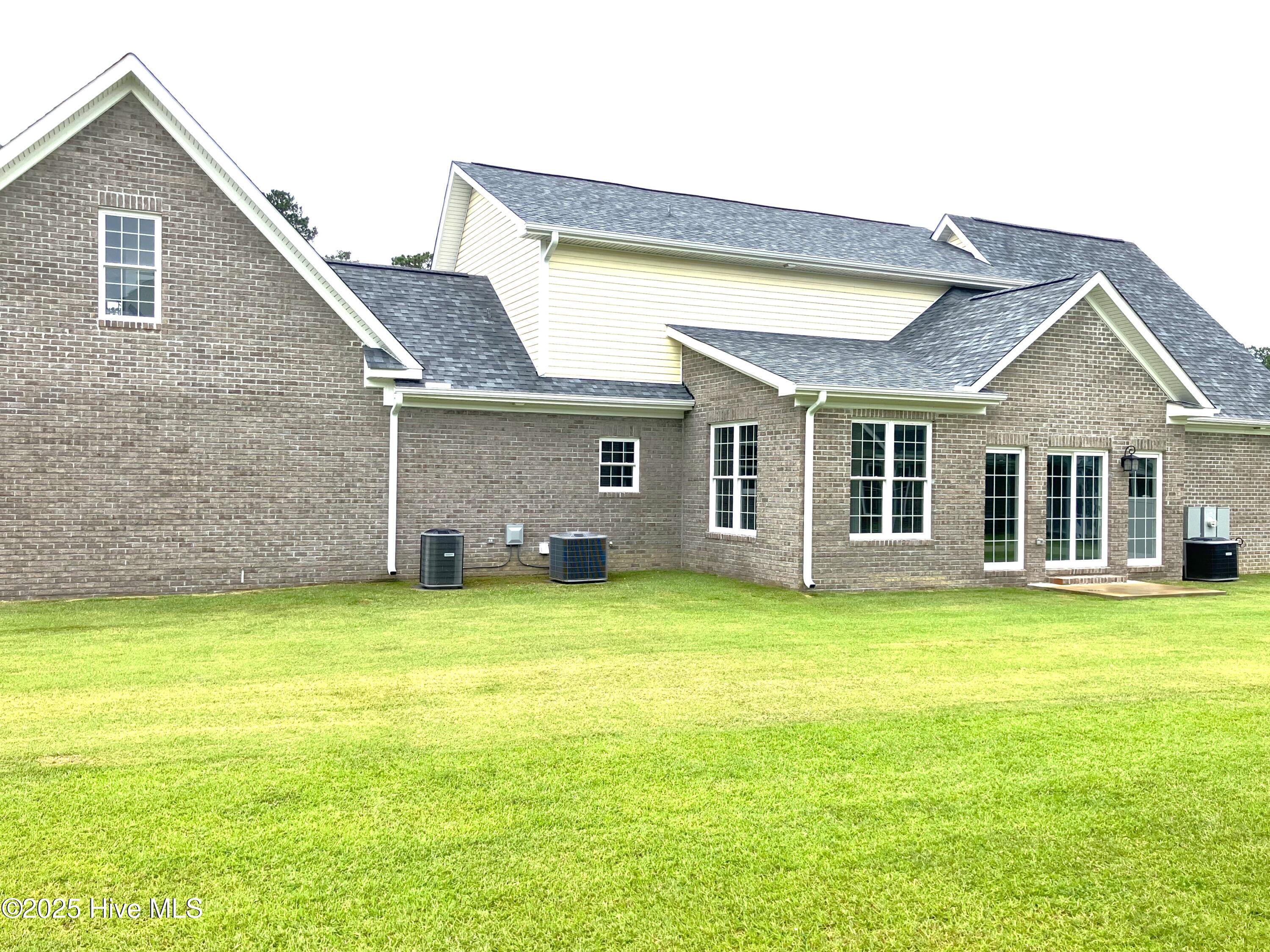 100514108 | Photo 51