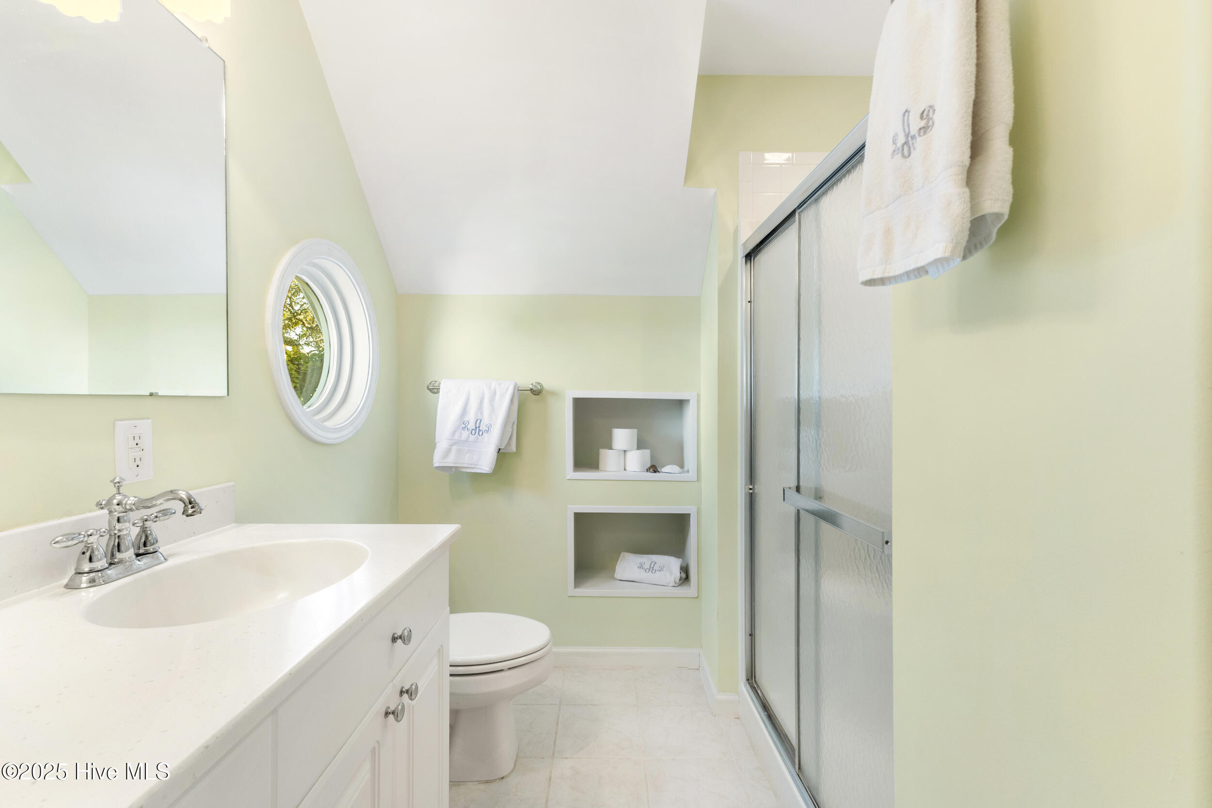 100545417 | Photo 23