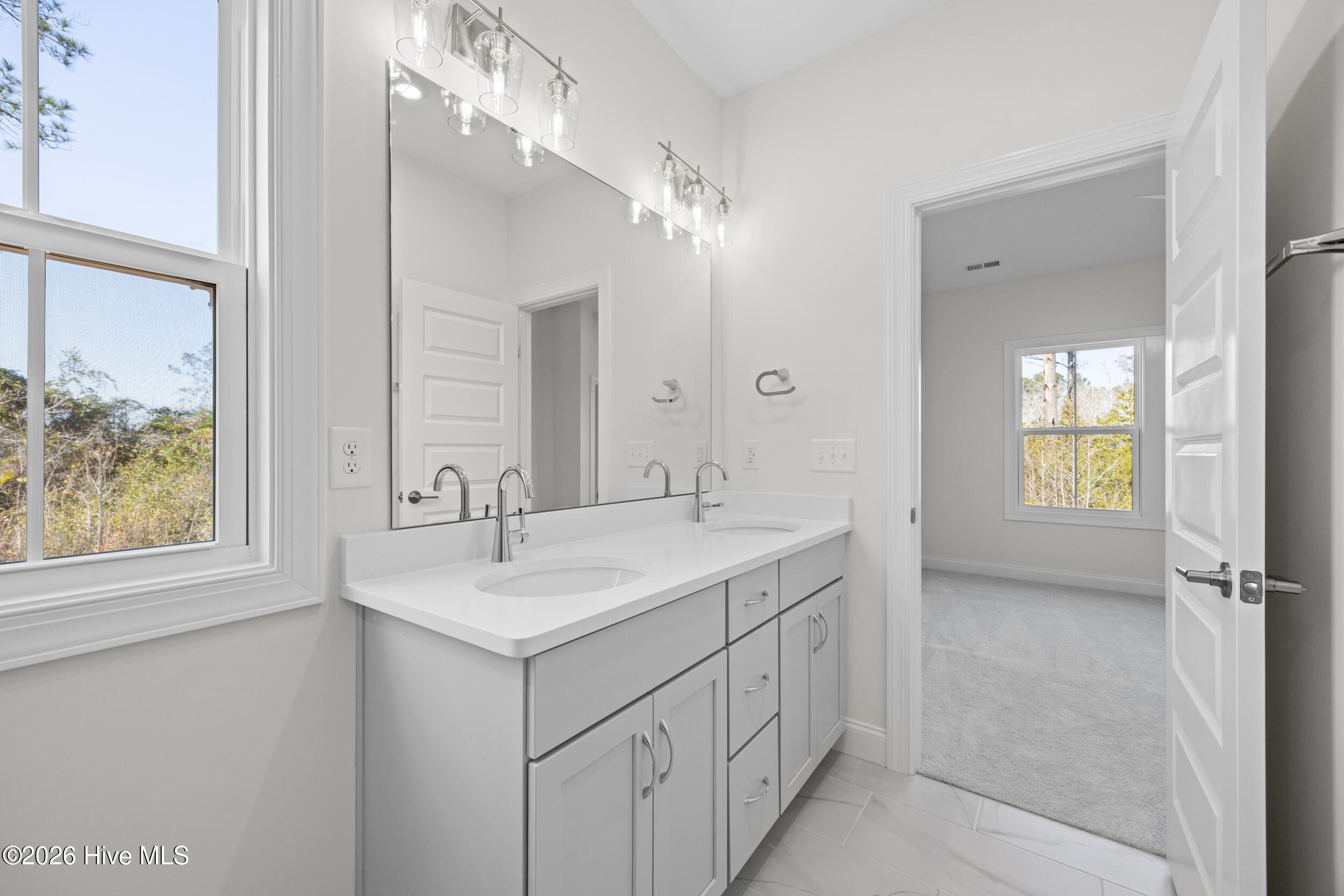 100539841 | Photo 27