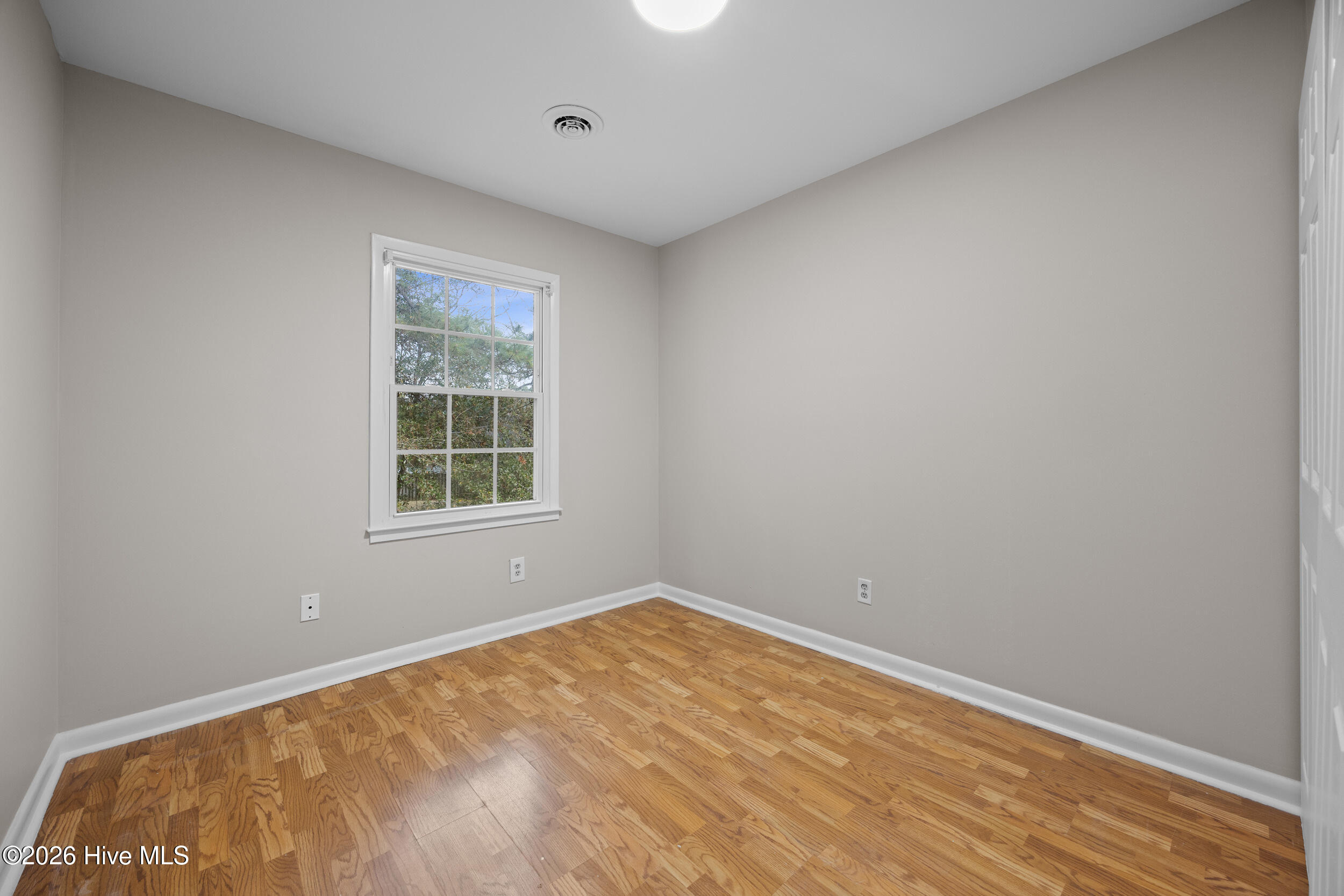 100551778 | Photo 24